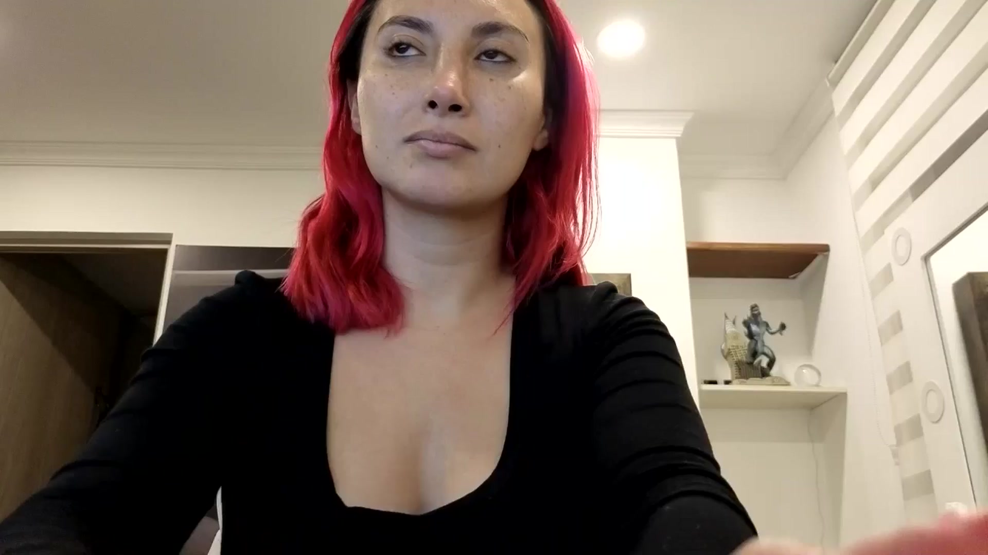 Gallery image thumbnail from LizzEser's myfreecams stream on, 01/13/2026, 03:43 image 15 of 20
