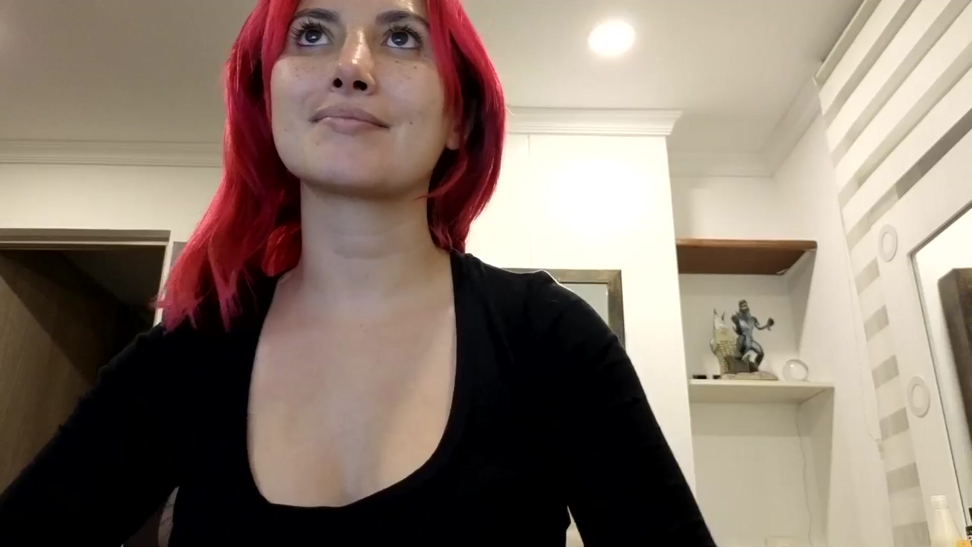 Gallery image thumbnail from LizzEser's myfreecams stream on, 01/13/2026, 03:43 image 12 of 20