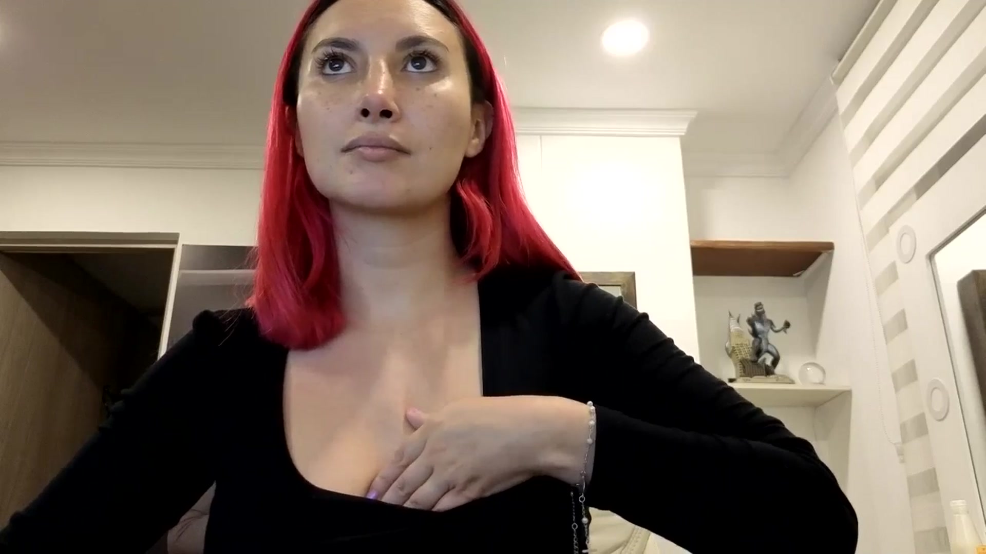 Gallery image thumbnail from LizzEser's myfreecams stream on, 01/13/2026, 03:43 image 2 of 20