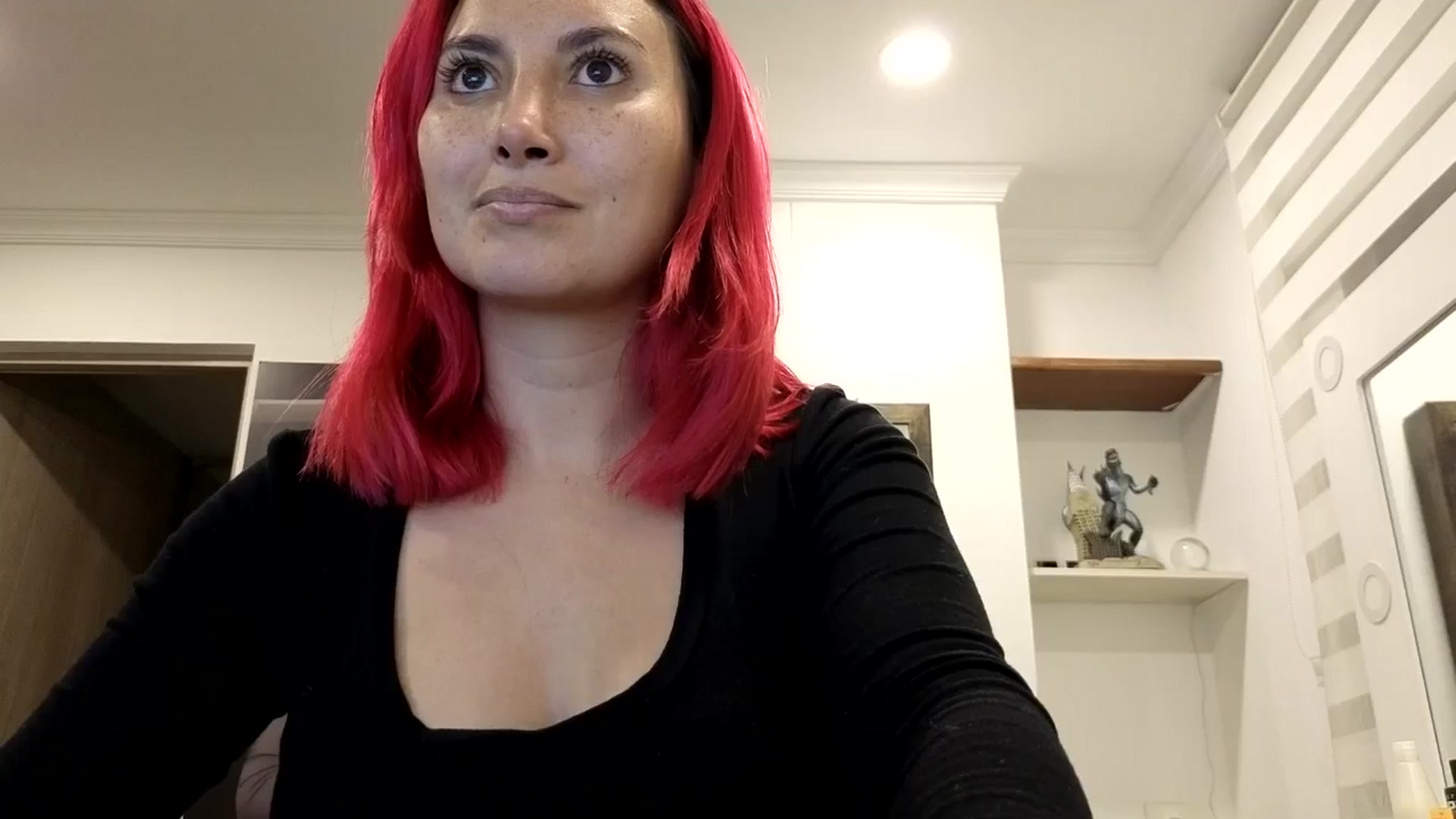 Gallery image thumbnail from LizzEser's myfreecams stream on, 01/13/2026, 03:43 image 18 of 20