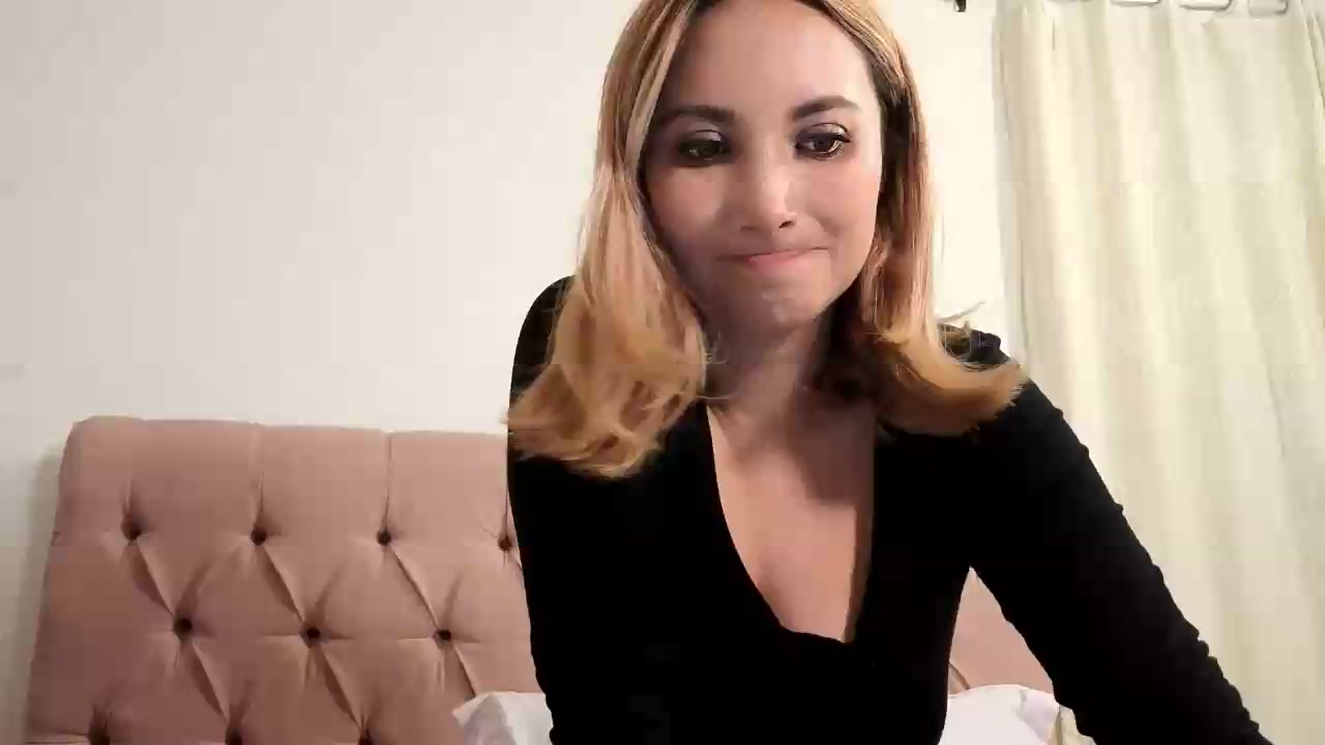 Gallery image thumbnail from LizzEser's myfreecams stream on, 08/18/2026, 03:20 image 9 of 20