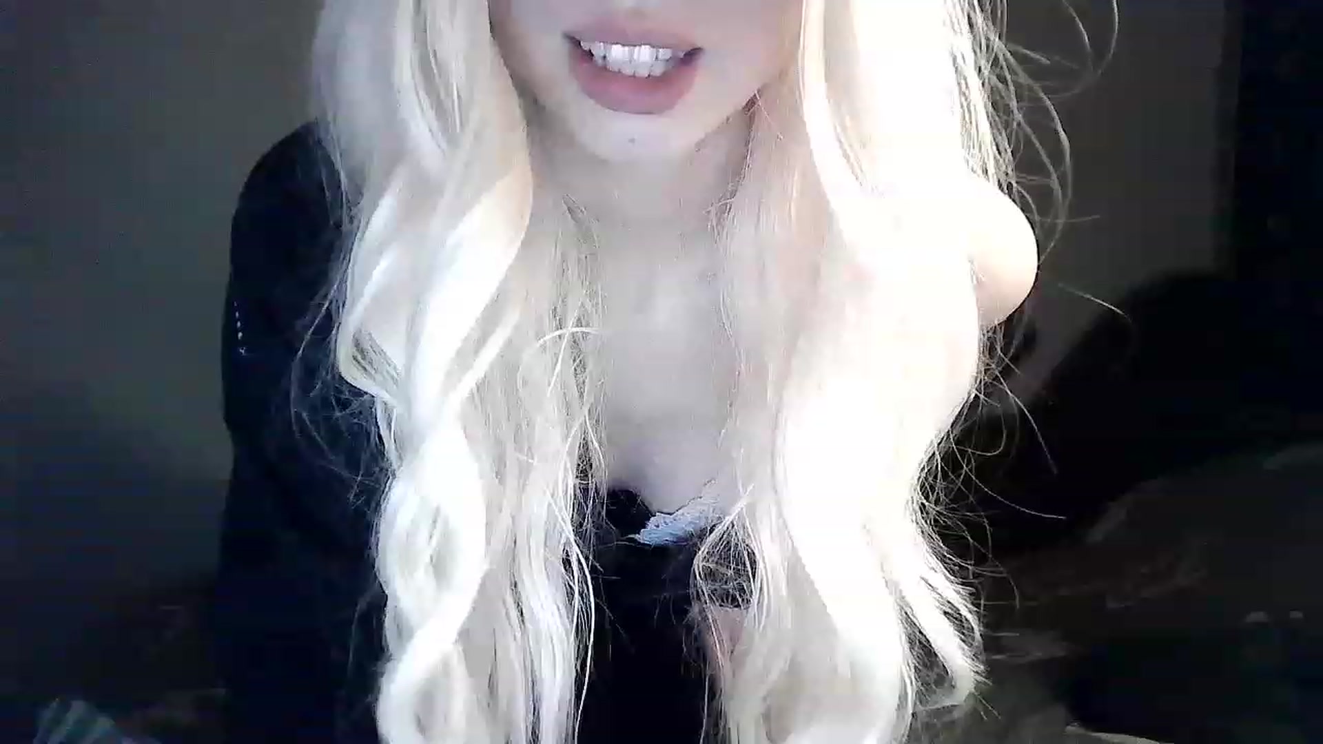 Gallery image thumbnail from LizzaW's myfreecams stream on, 03/31/2023, 19:53 image 3 of 20
