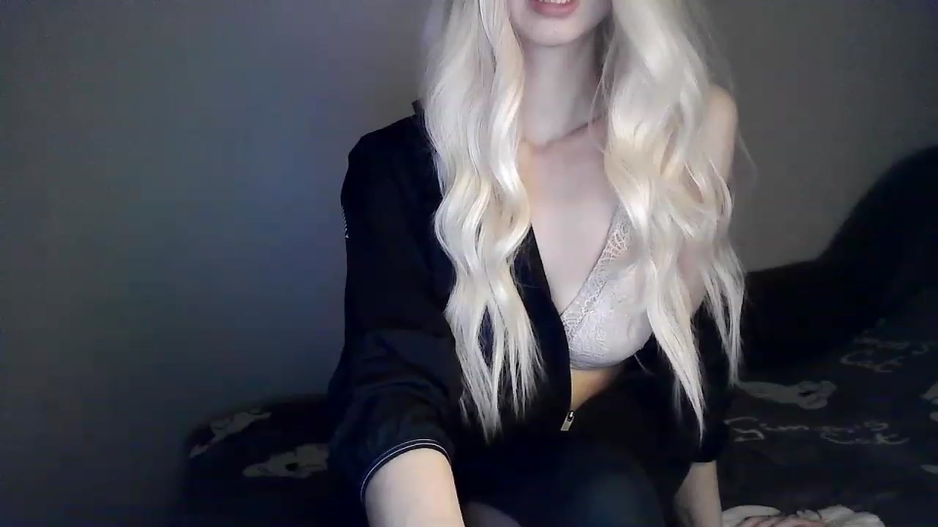 Gallery image thumbnail from LizzaW's myfreecams stream on, 04/06/2023, 17:22 image 4 of 20