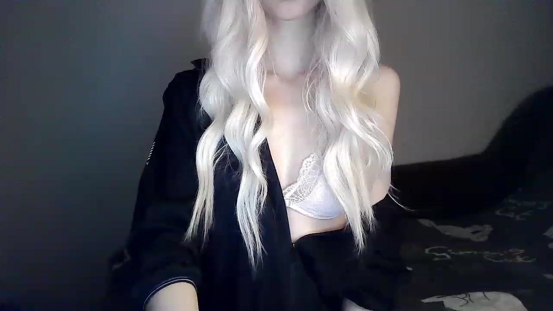 Gallery image thumbnail from LizzaW's myfreecams stream on, 04/06/2023, 17:22 image 11 of 20