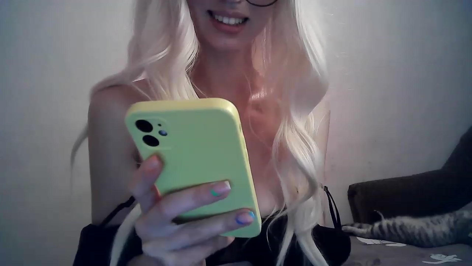 Gallery image thumbnail from LizzaW's myfreecams stream on, 04/12/2023, 16:18 image 16 of 20
