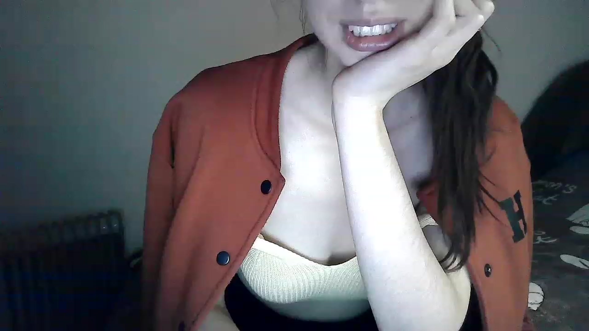 Gallery image thumbnail from LizzaW's myfreecams stream on, 05/13/2023, 19:15 image 14 of 20