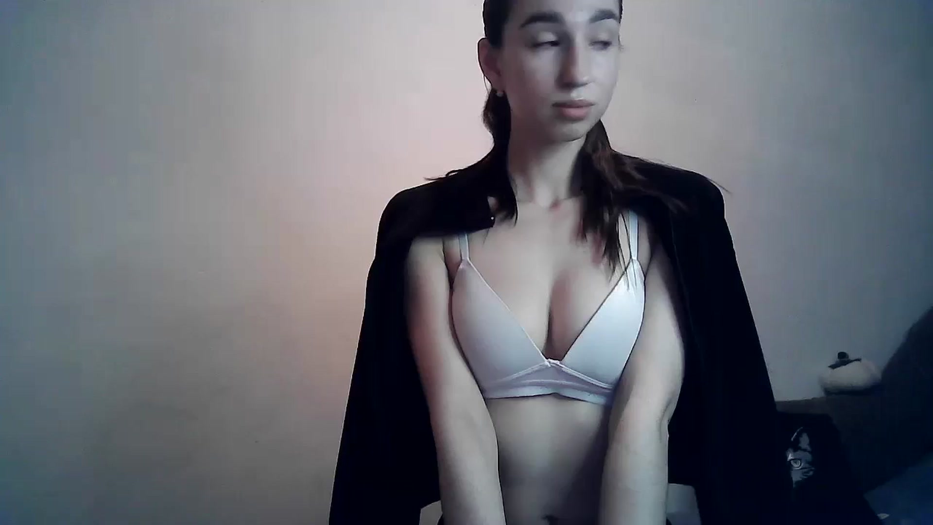 Gallery image thumbnail from LizzaW's myfreecams stream on, 01/19/2024, 14:59 image 11 of 20