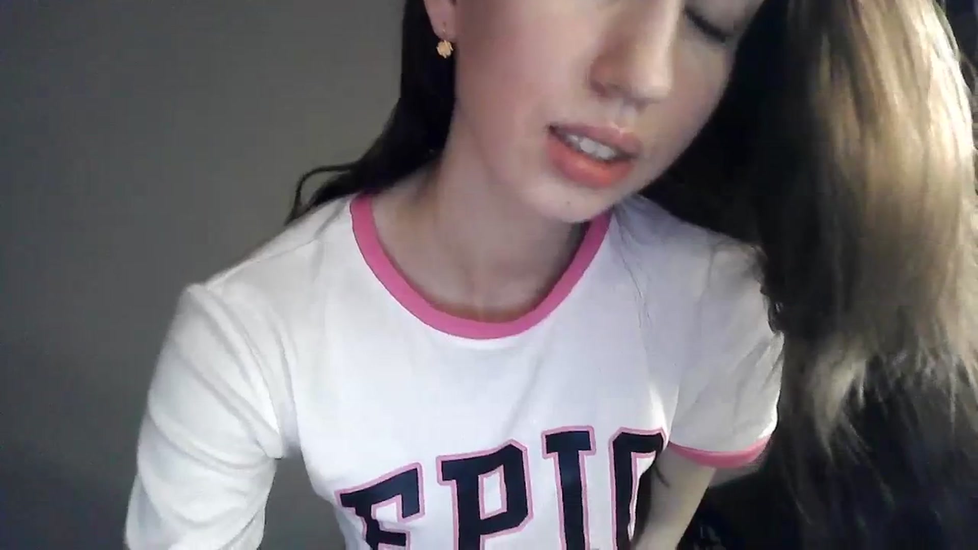 Gallery image thumbnail from LizzaW's myfreecams stream on, 02/25/2024, 19:15 image 18 of 20