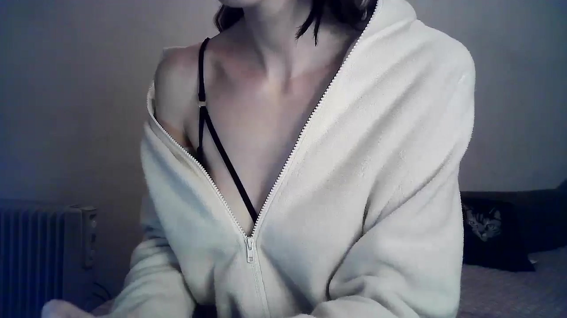 Gallery image thumbnail from LizzaW's myfreecams stream on, 10/21/2024, 16:45 image 11 of 20