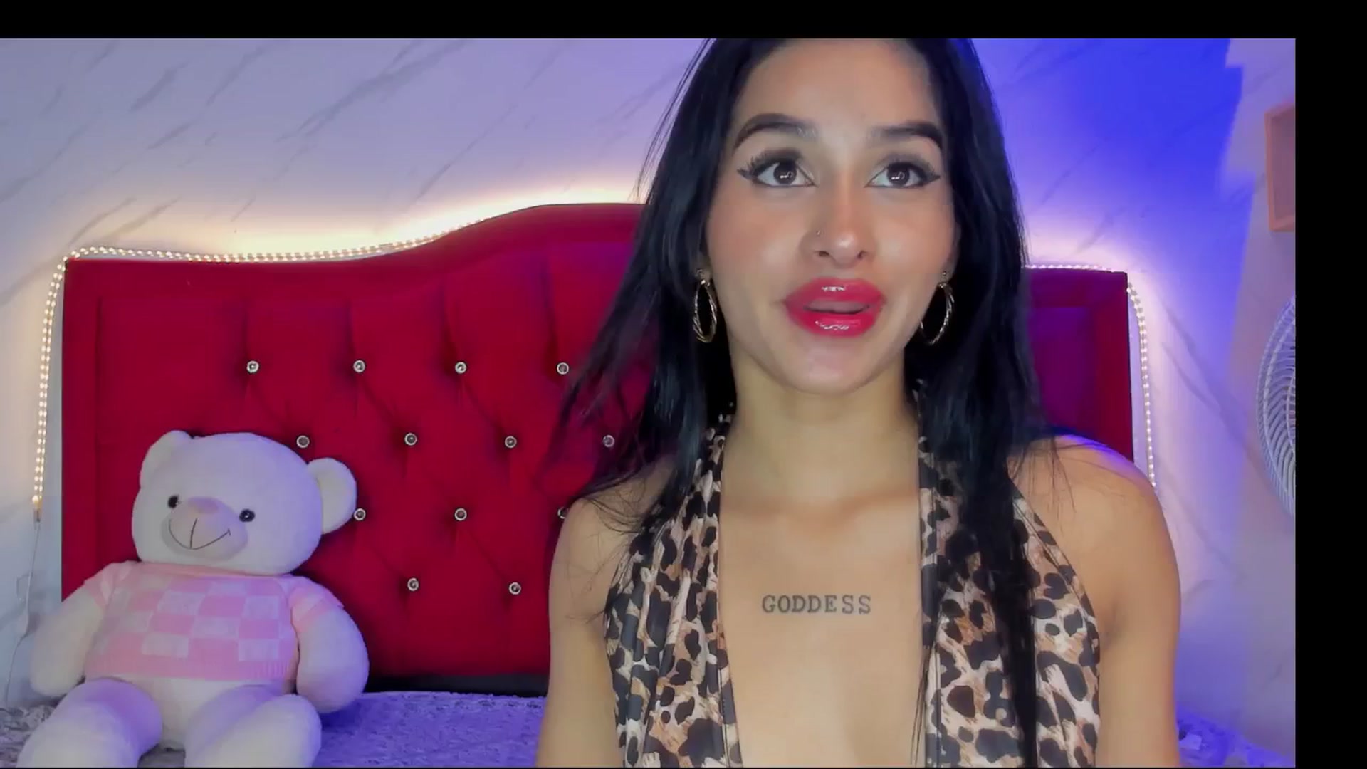 Gallery image thumbnail from LizzyBonnie's myfreecams stream on, 12/14/2025, 09:47 image 4 of 20