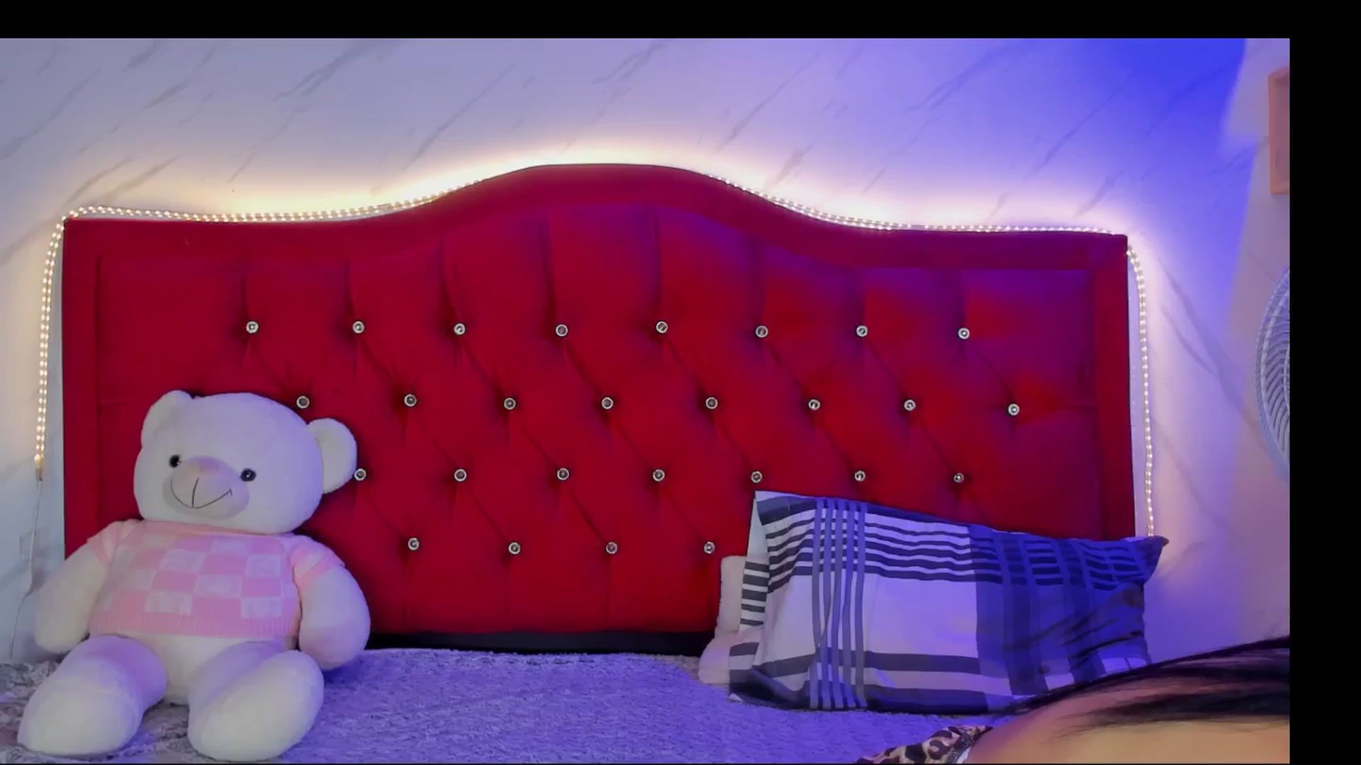 Gallery image thumbnail from LizzyBonnie's myfreecams stream on, 12/14/2025, 09:47 image 6 of 20