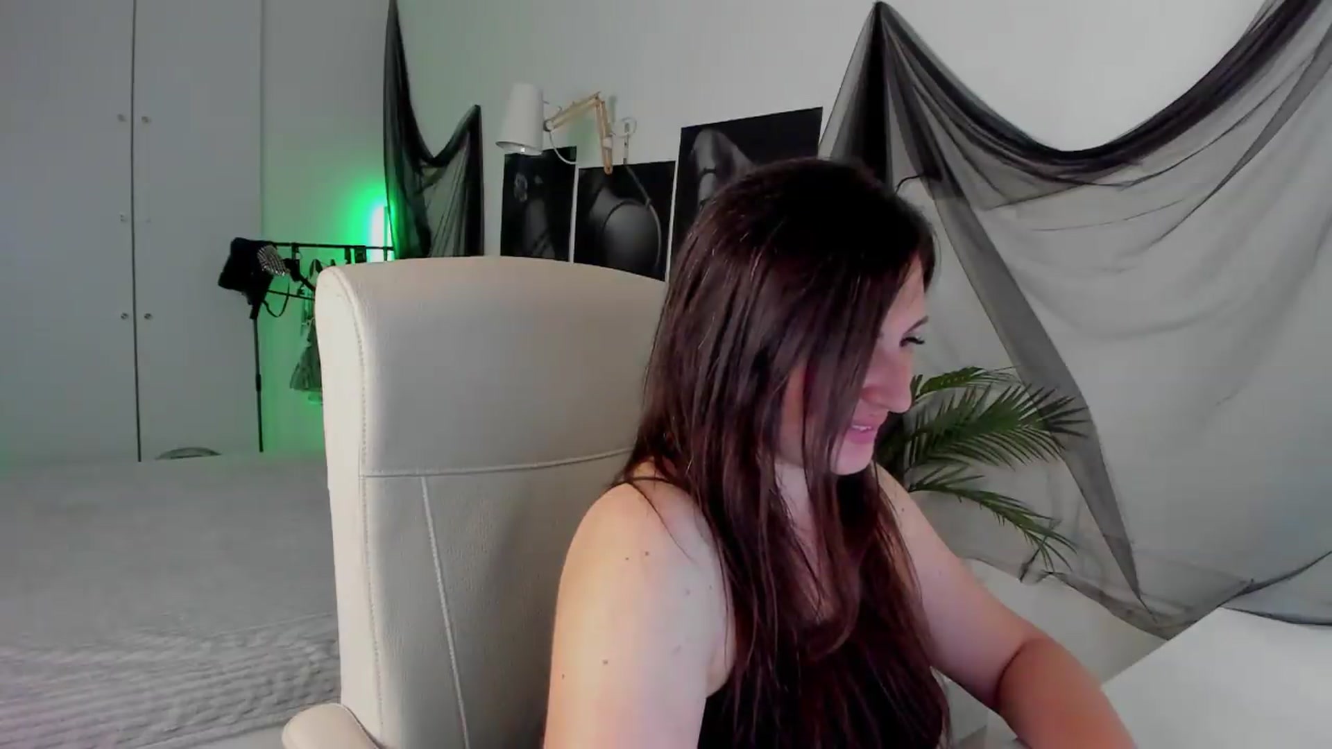Gallery image thumbnail from LizzyHeinz's myfreecams stream on, 06/01/2026, 12:31 image 13 of 20