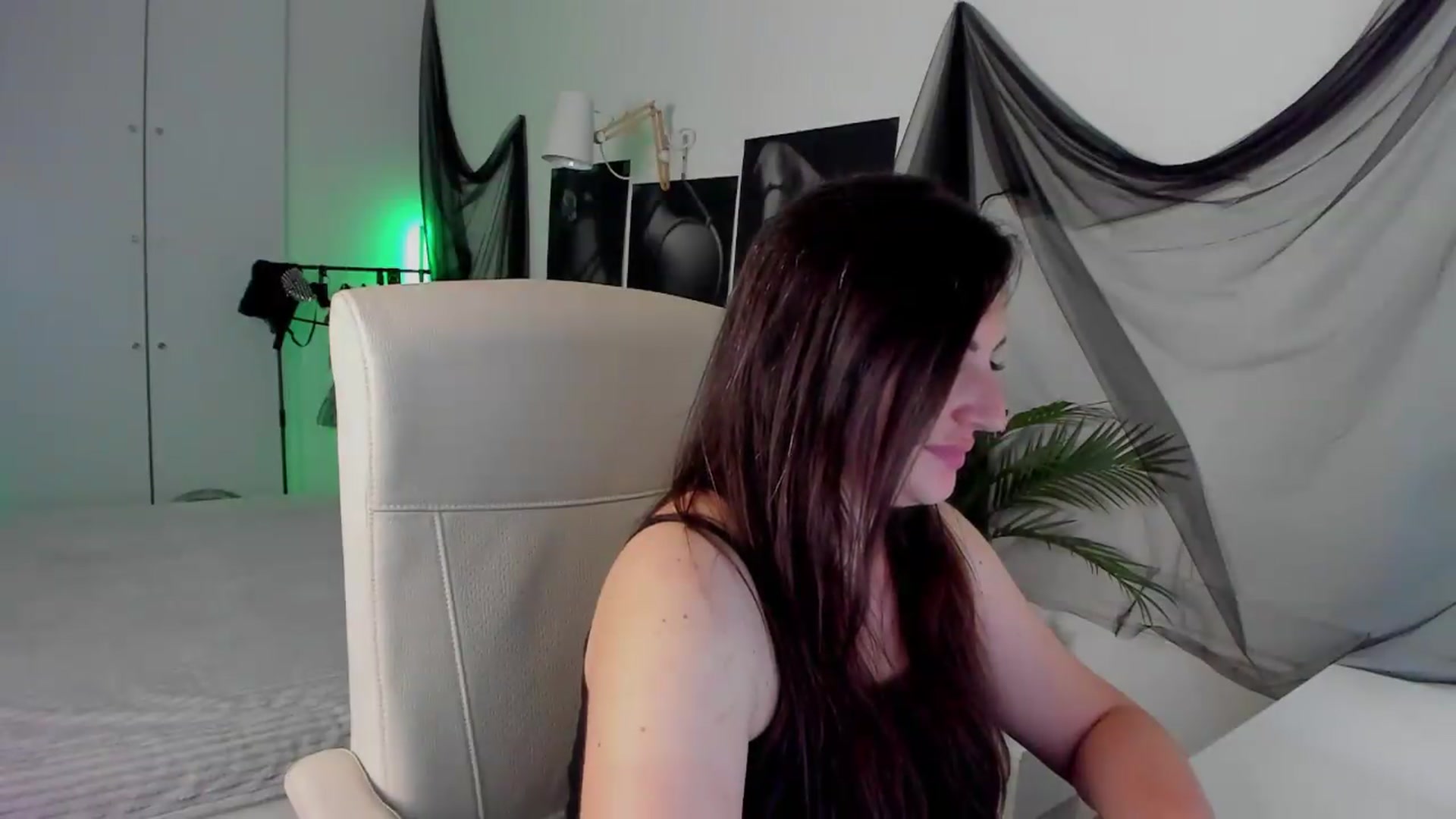 Gallery image thumbnail from LizzyHeinz's myfreecams stream on, 06/01/2026, 12:31 image 10 of 20