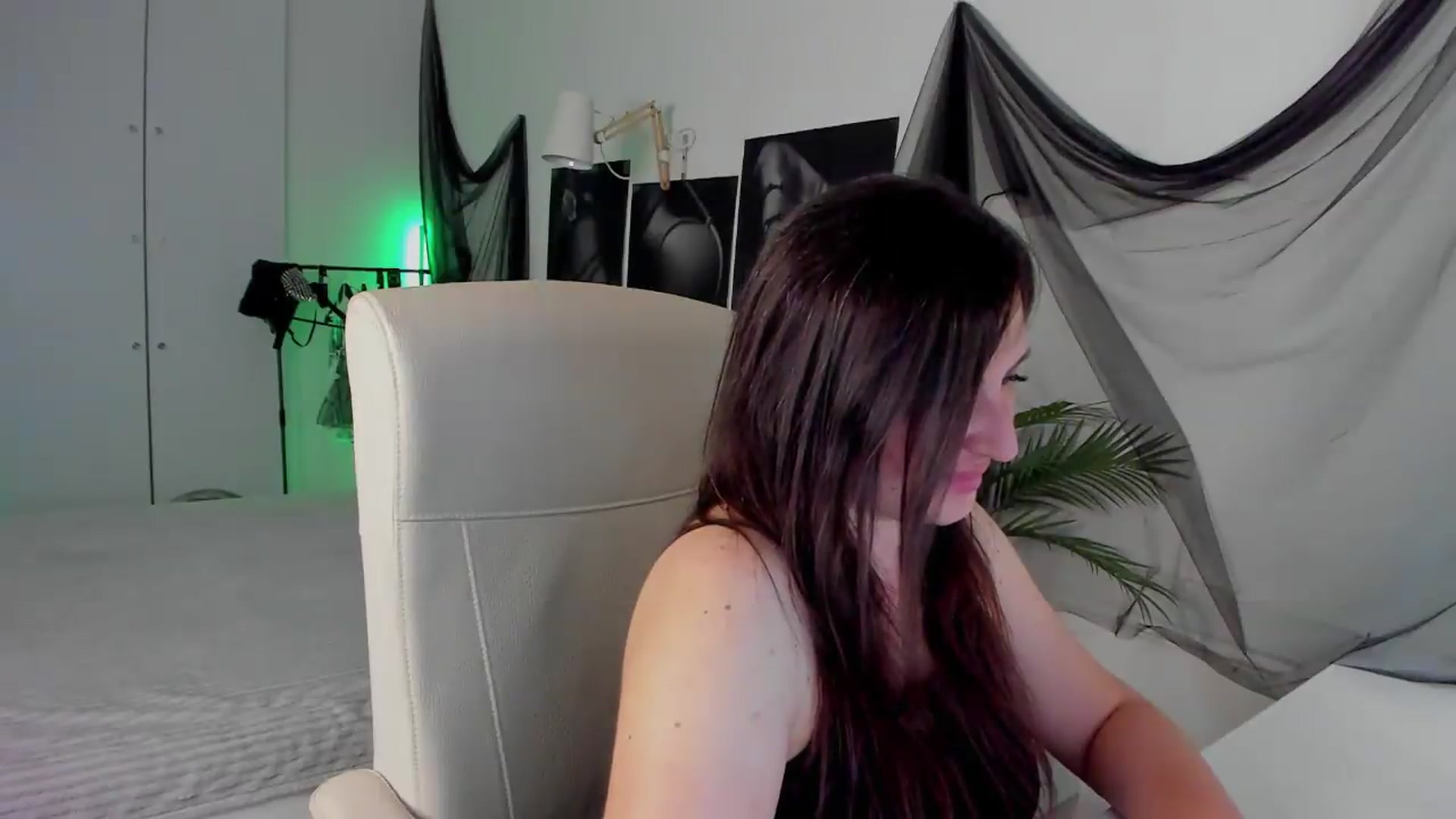Gallery image thumbnail from LizzyHeinz's myfreecams stream on, 06/01/2026, 12:31 image 12 of 20