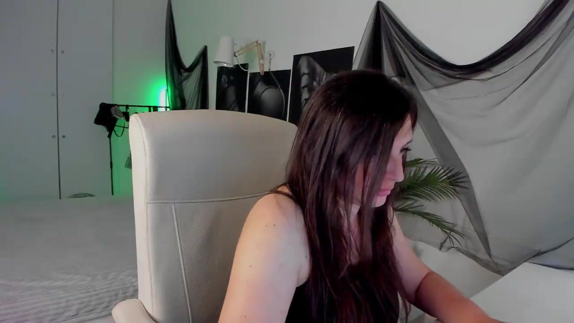 Gallery image thumbnail from LizzyHeinz's myfreecams stream on, 06/01/2026, 12:31 image 7 of 20