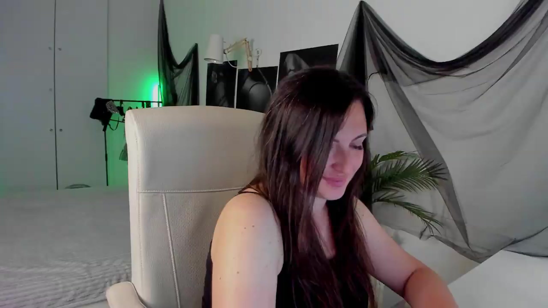 Gallery image thumbnail from LizzyHeinz's myfreecams stream on, 06/01/2026, 12:31 image 1 of 20