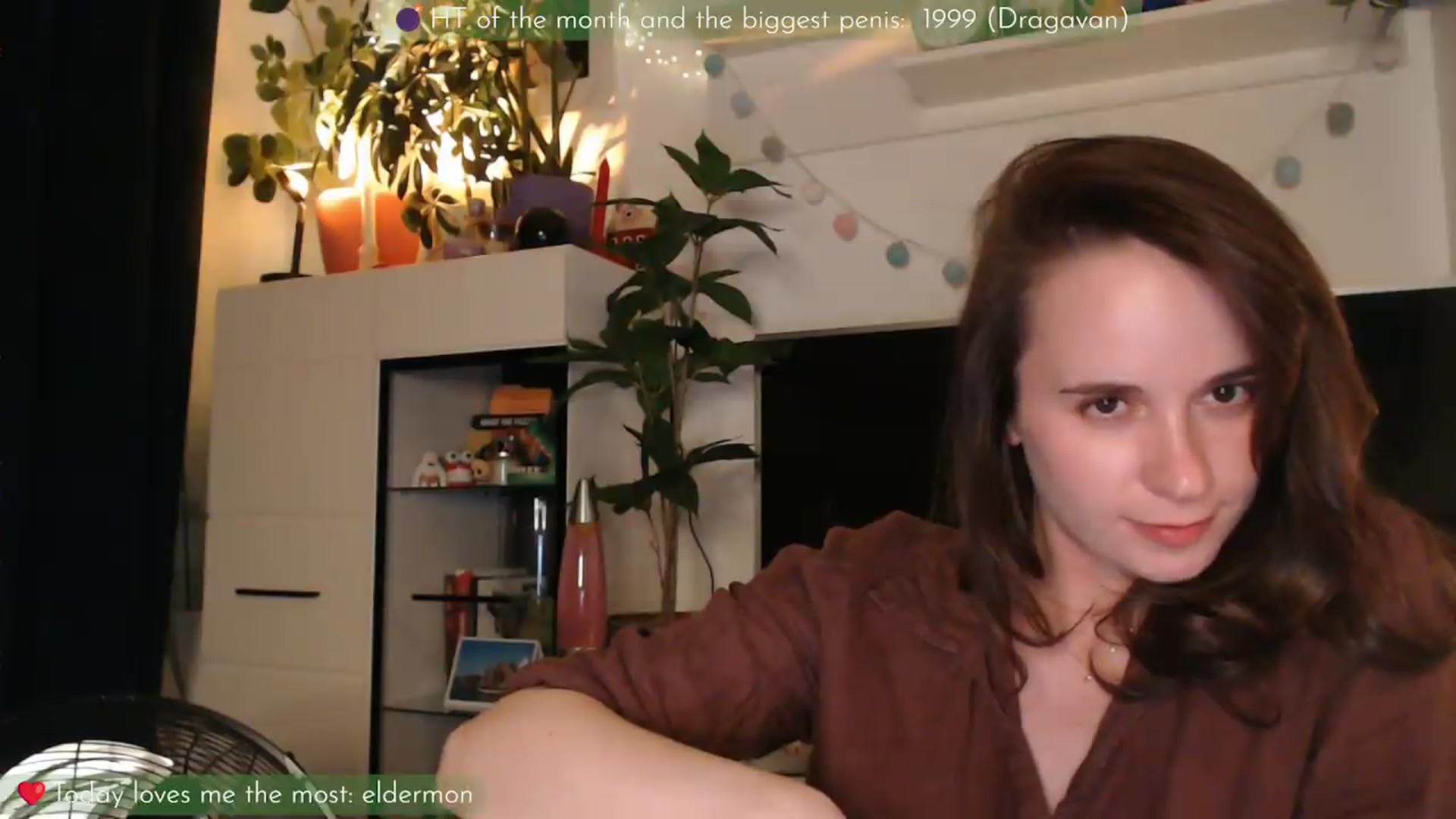 Gallery image thumbnail from LizzyPeach's myfreecams stream on, 05/18/2026, 23:04 image 19 of 20