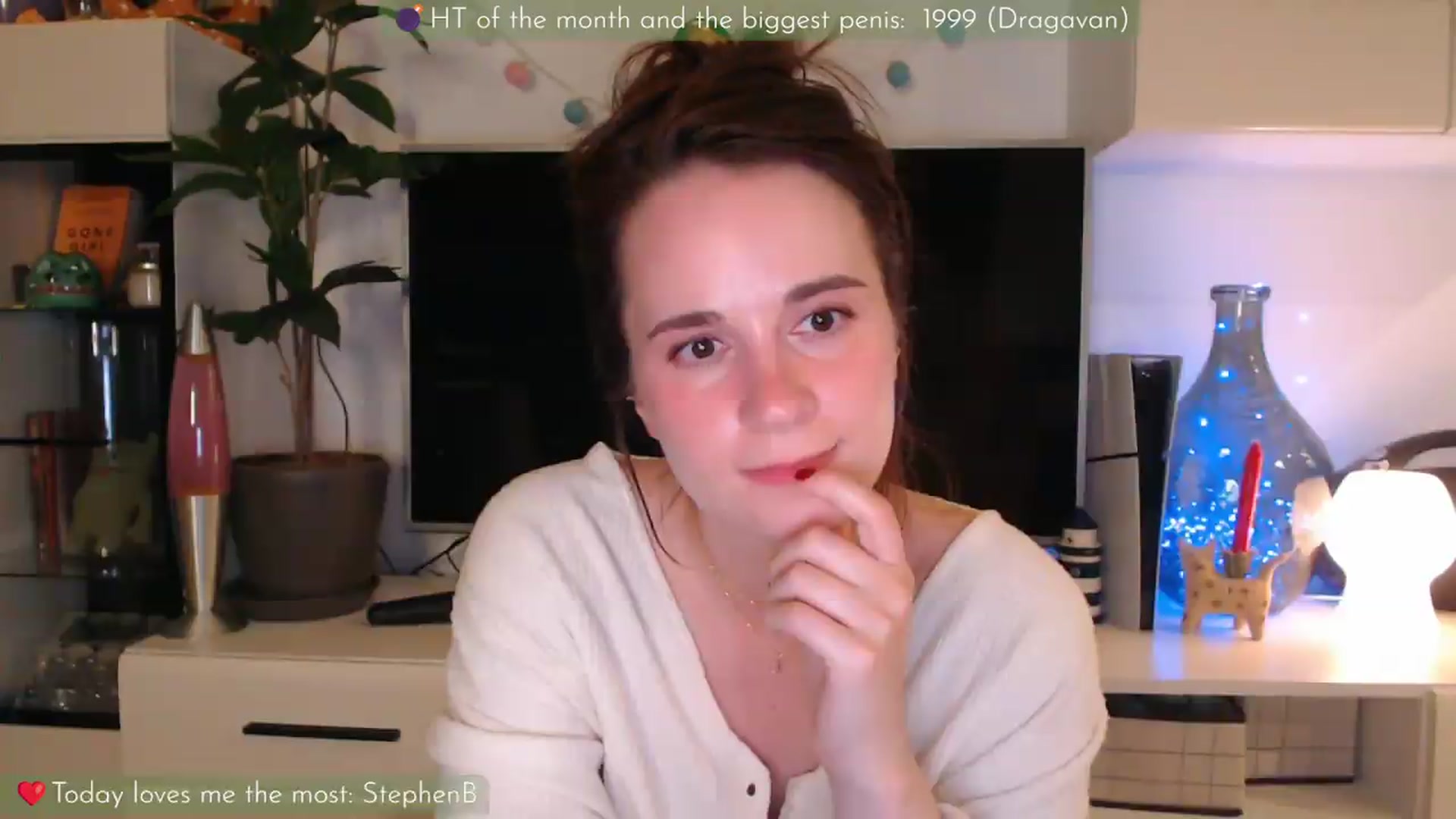 Gallery image thumbnail from LizzyPeach's myfreecams stream on, 05/27/2026, 23:32 image 16 of 20