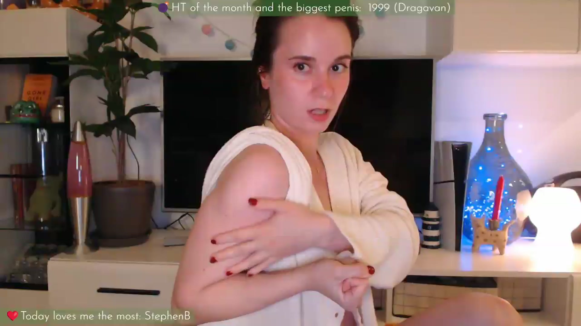 Gallery image thumbnail from LizzyPeach's myfreecams stream on, 05/27/2026, 23:32 image 12 of 20