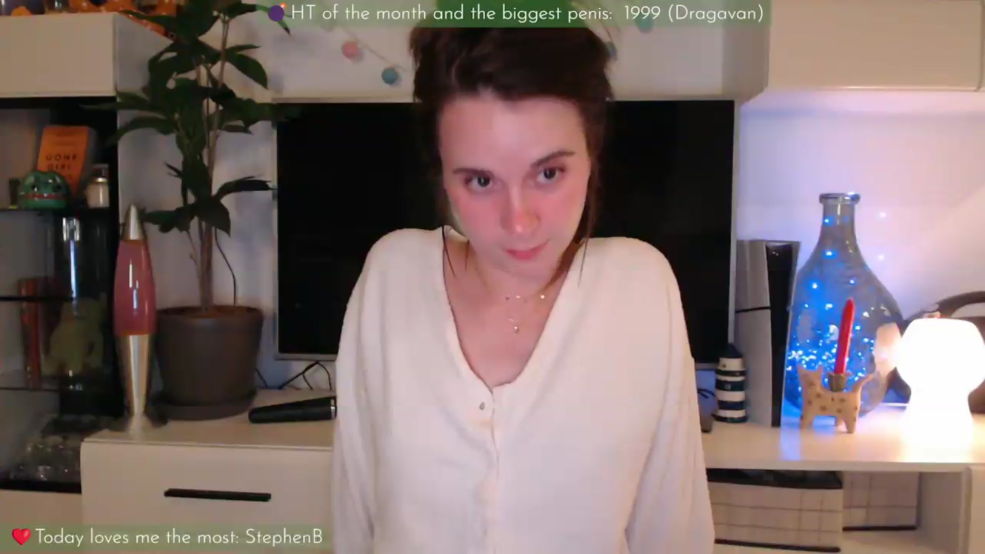 Gallery image thumbnail from LizzyPeach's myfreecams stream on, 05/27/2026, 23:32 image 19 of 20