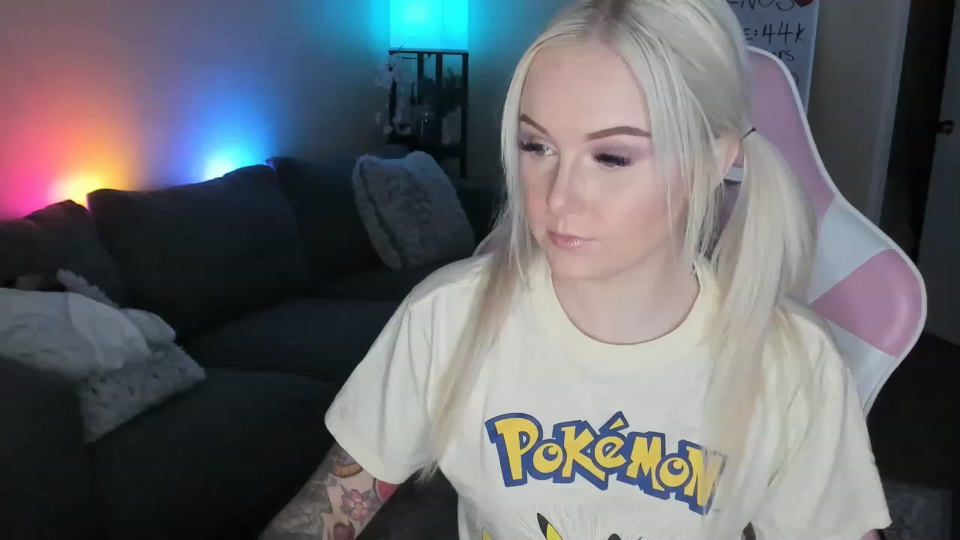 Gallery image thumbnail from LizzySmalls's myfreecams stream on, 11/15/2022, 08:03 image 4 of 20