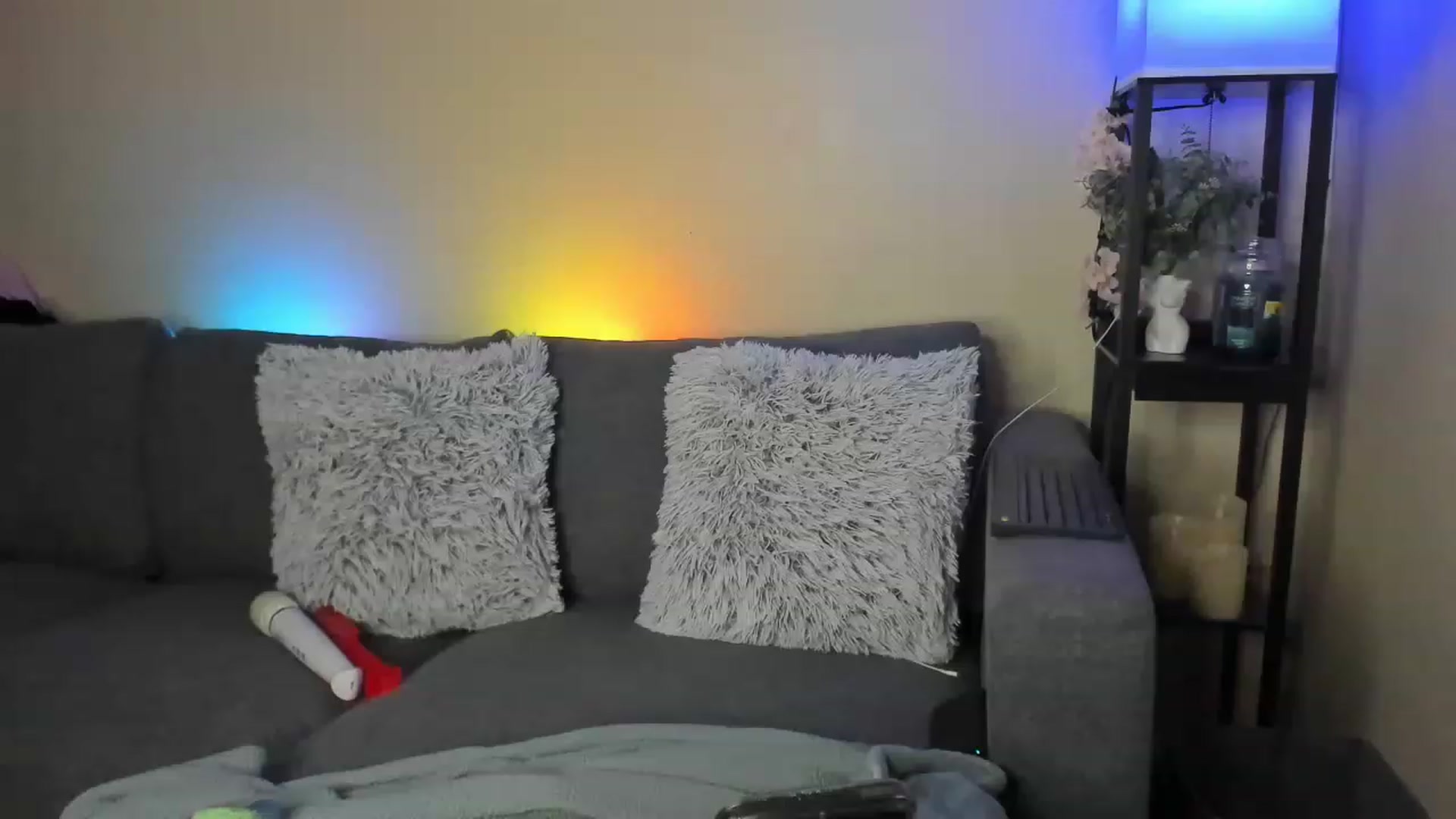 Gallery image thumbnail from LizzySmalls's myfreecams stream on, 12/01/2022, 10:21 image 13 of 20