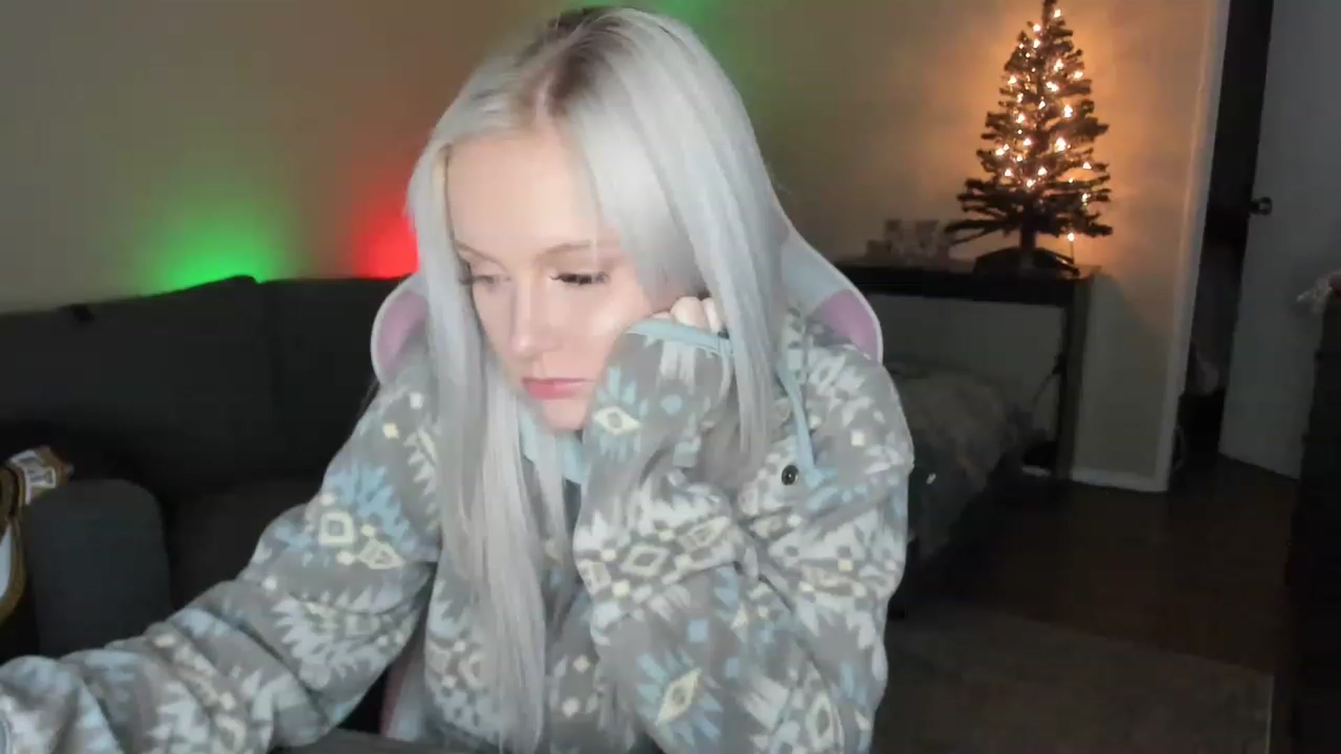 Gallery image thumbnail from LizzySmalls's myfreecams stream on, 12/10/2022, 09:56 image 4 of 20