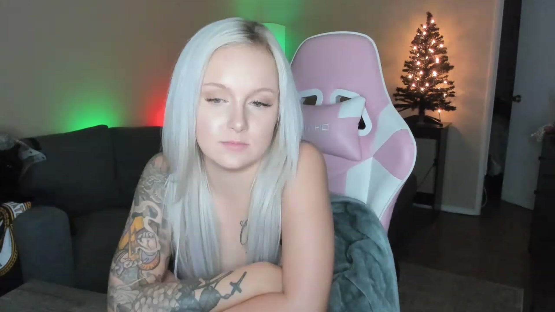 Gallery image thumbnail from LizzySmalls's myfreecams stream on, 12/10/2022, 09:56 image 19 of 20