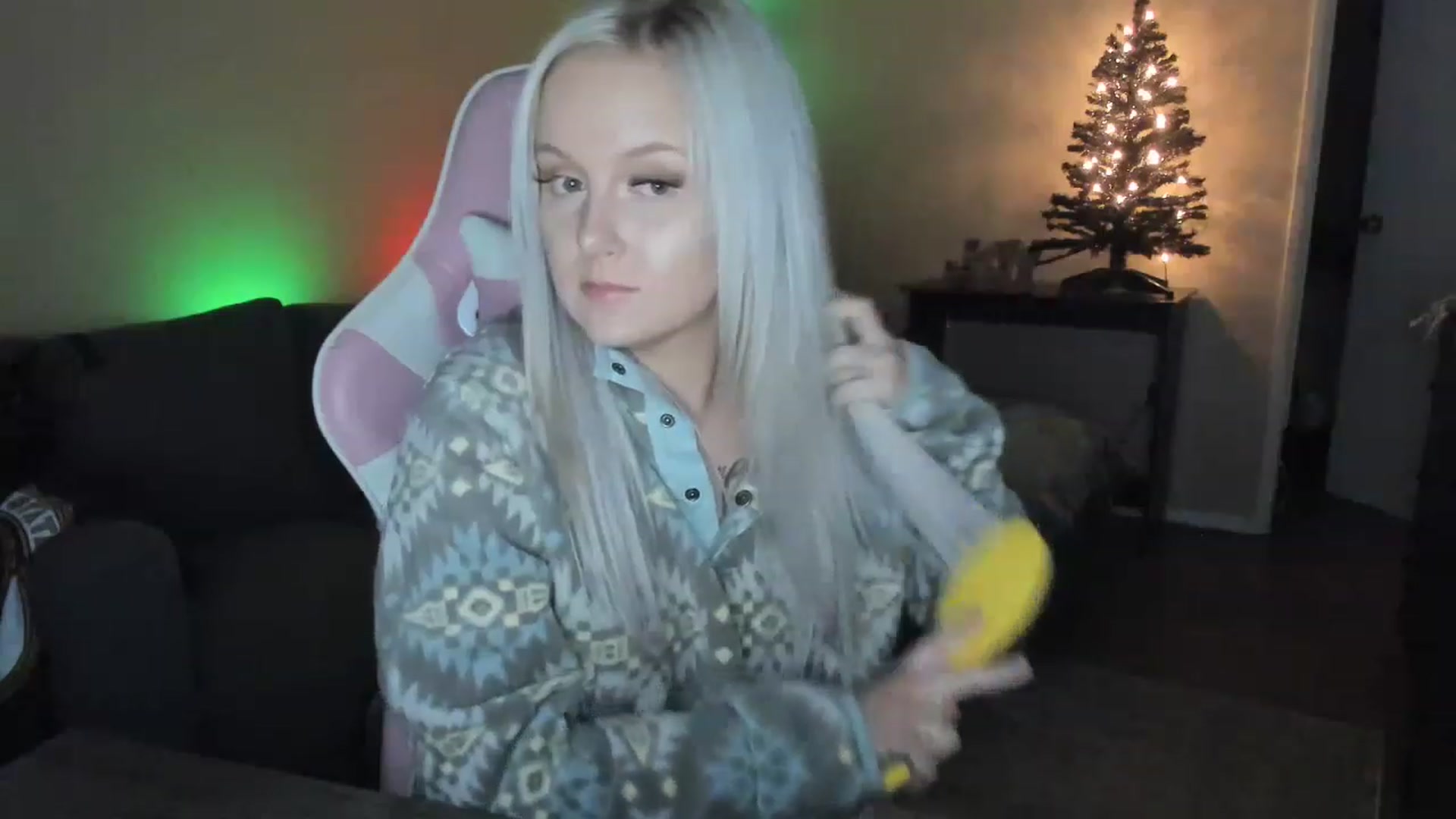 Gallery image thumbnail from LizzySmalls's myfreecams stream on, 12/10/2022, 09:56 image 12 of 20