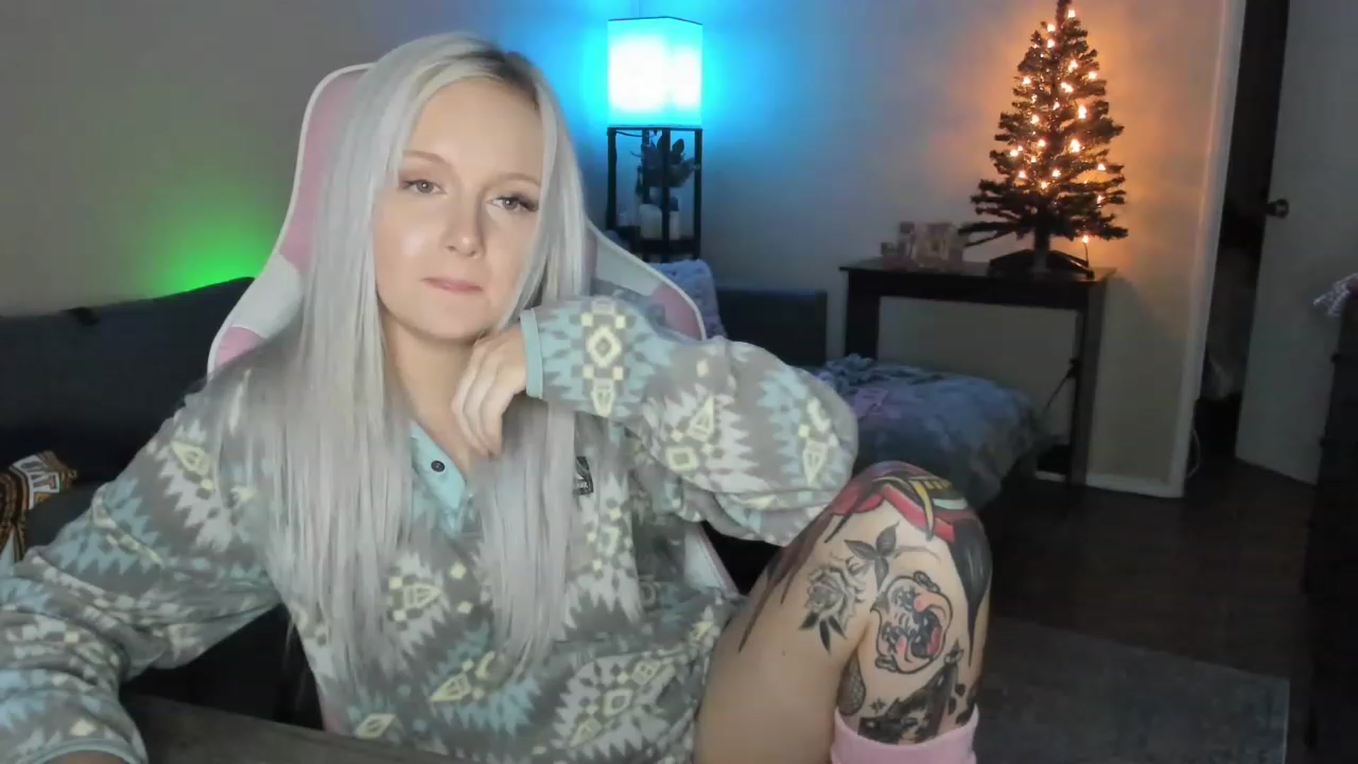 Gallery image thumbnail from LizzySmalls's myfreecams stream on, 12/10/2022, 09:56 image 1 of 20