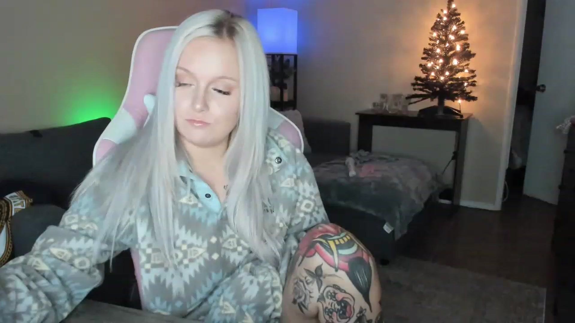 Gallery image thumbnail from LizzySmalls's myfreecams stream on, 12/10/2022, 09:56 image 3 of 20