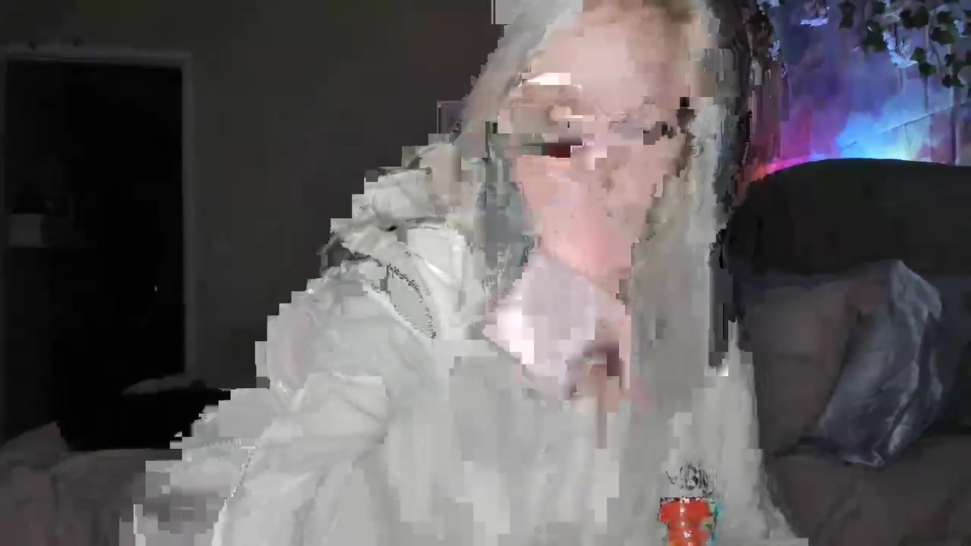 Gallery image thumbnail from LizzySmallz's myfreecams stream on, 12/30/2022, 08:58 image 20 of 20