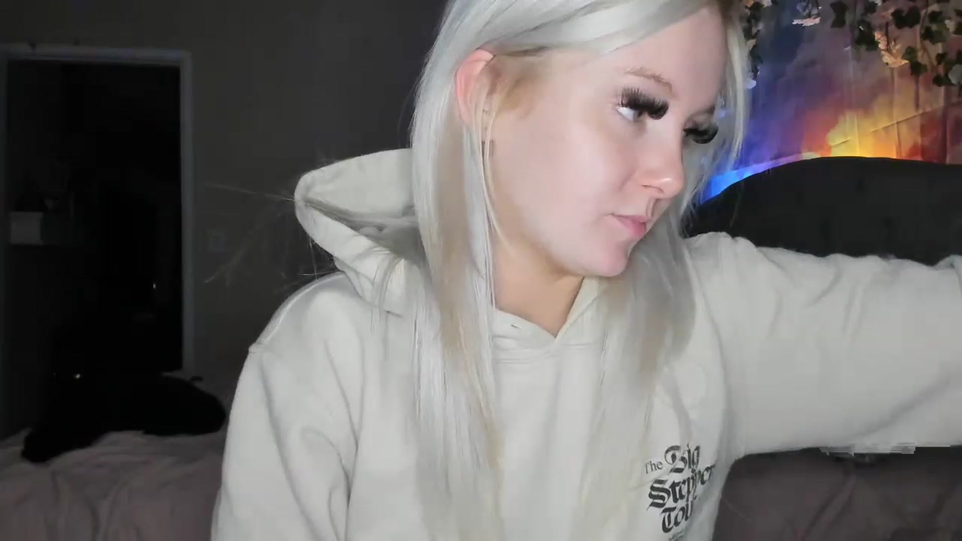 Gallery image thumbnail from LizzySmallz's myfreecams stream on, 12/30/2022, 08:58 image 12 of 20