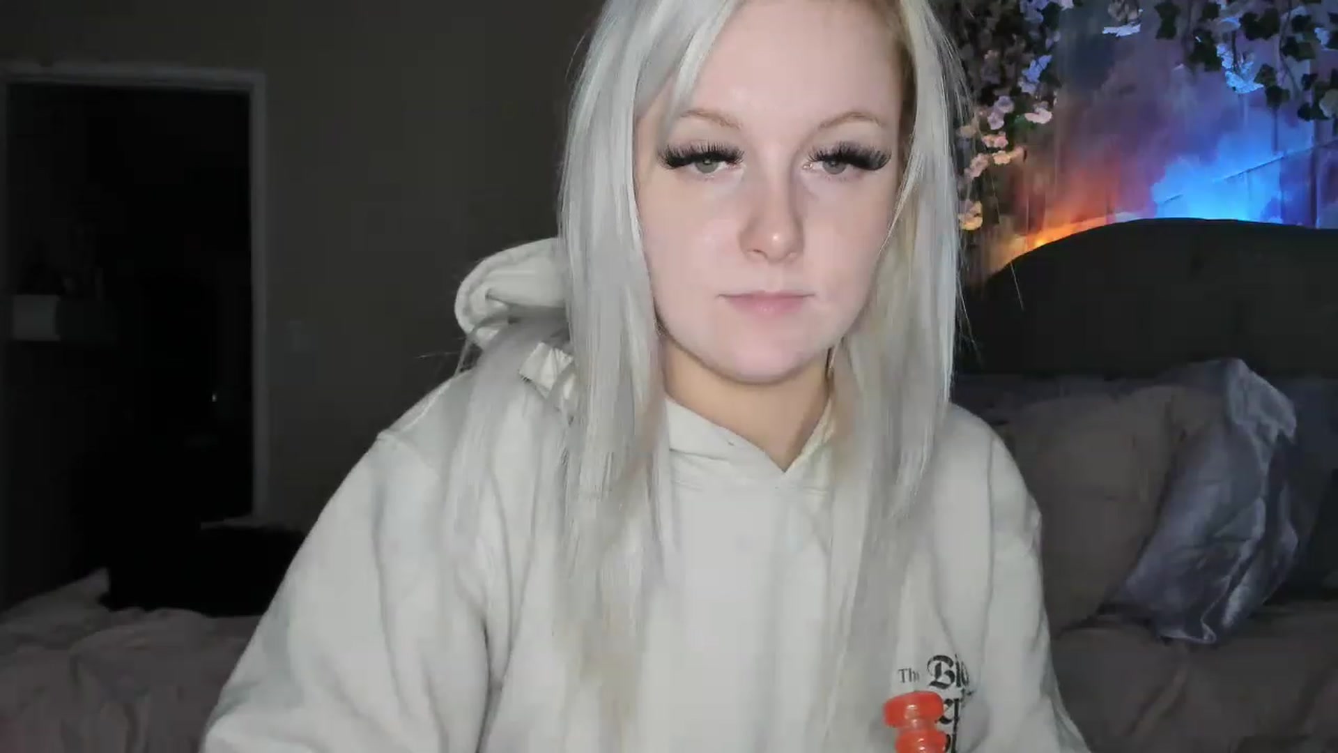 Gallery image thumbnail from LizzySmallz's myfreecams stream on, 12/30/2022, 08:58 image 19 of 20