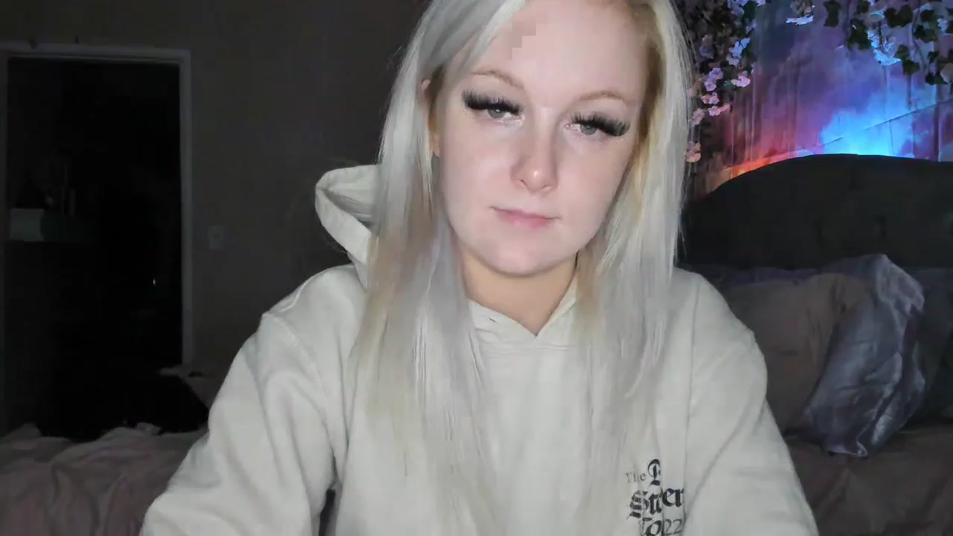 Gallery image thumbnail from LizzySmallz's myfreecams stream on, 12/30/2022, 08:58 image 15 of 20