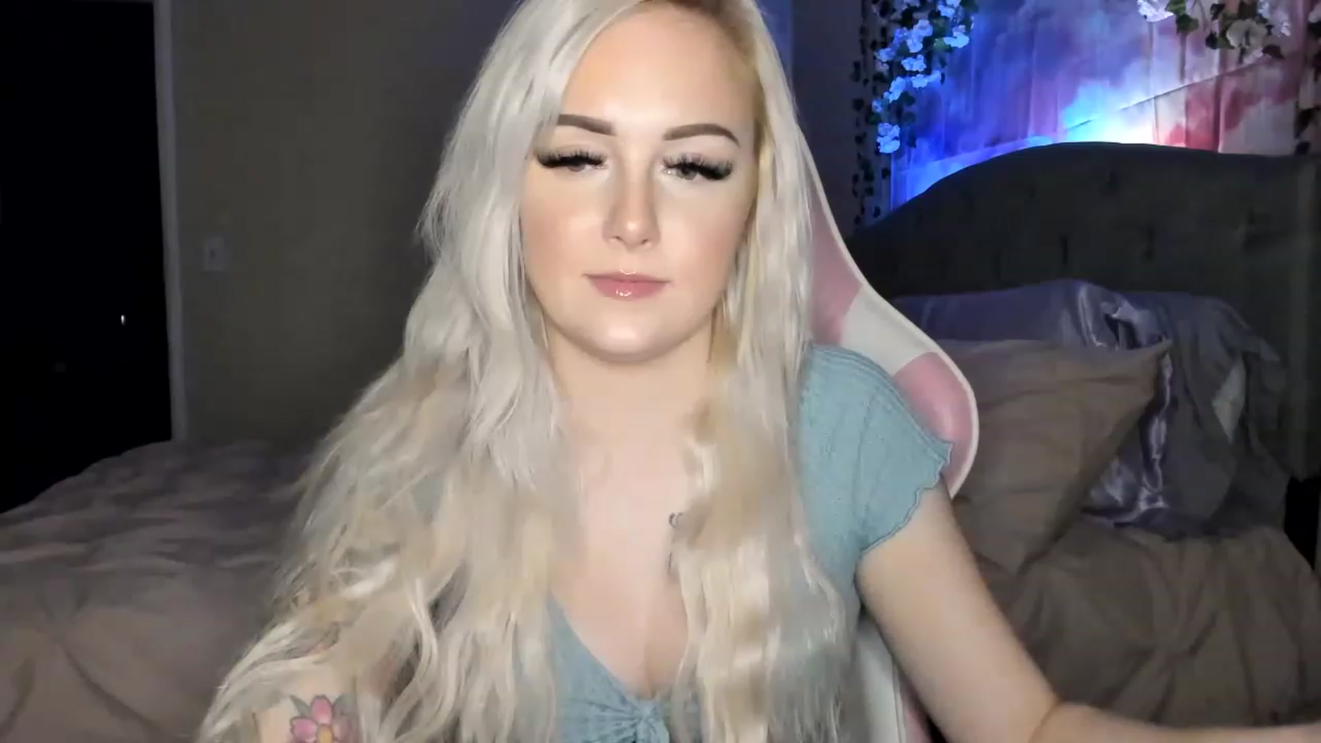 Gallery image thumbnail from LizzySmallz's myfreecams stream on, 01/01/2023, 09:57 image 3 of 20