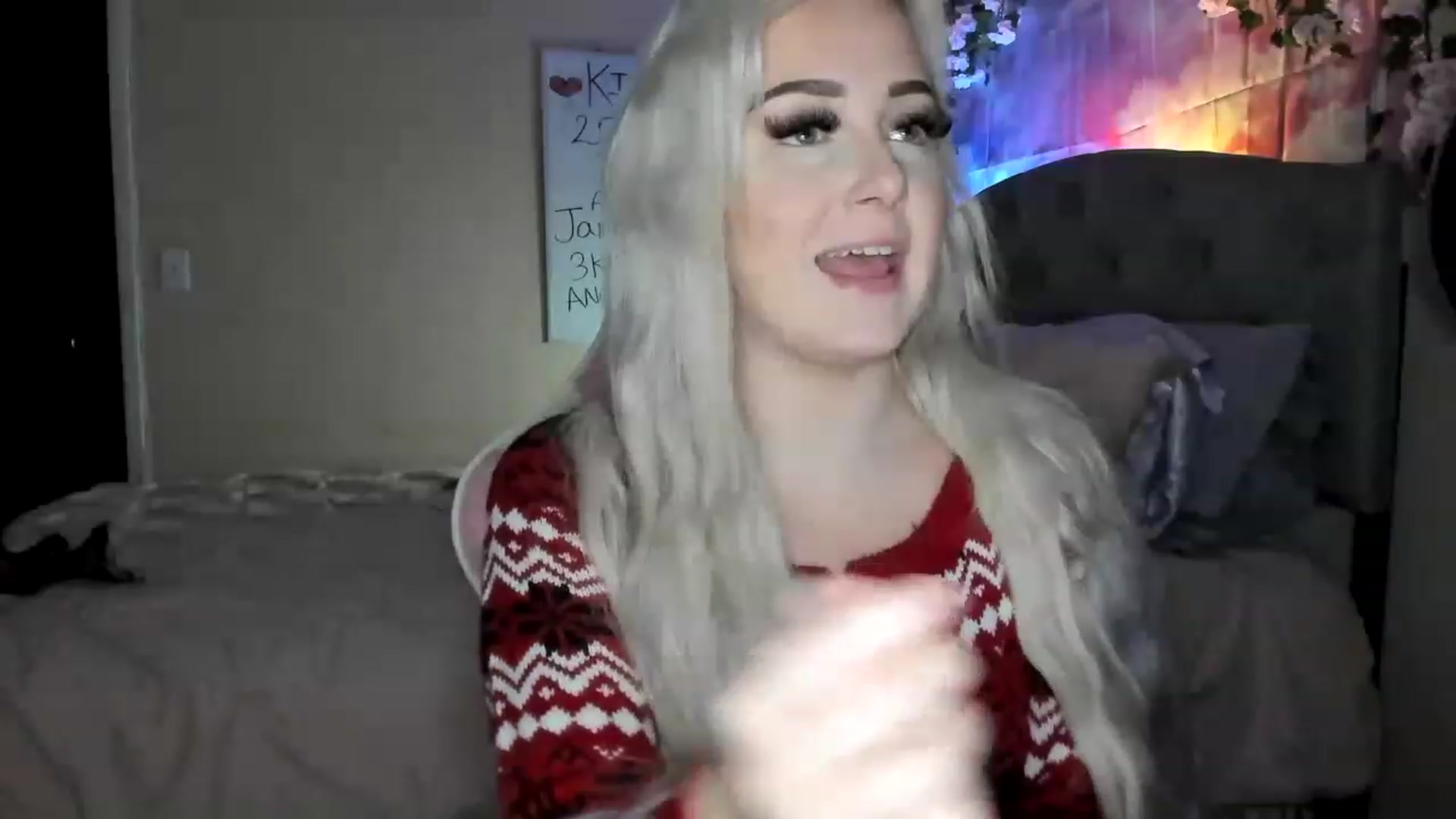 Gallery image thumbnail from LizzySmallz's myfreecams stream on, 01/03/2023, 08:24 image 16 of 20