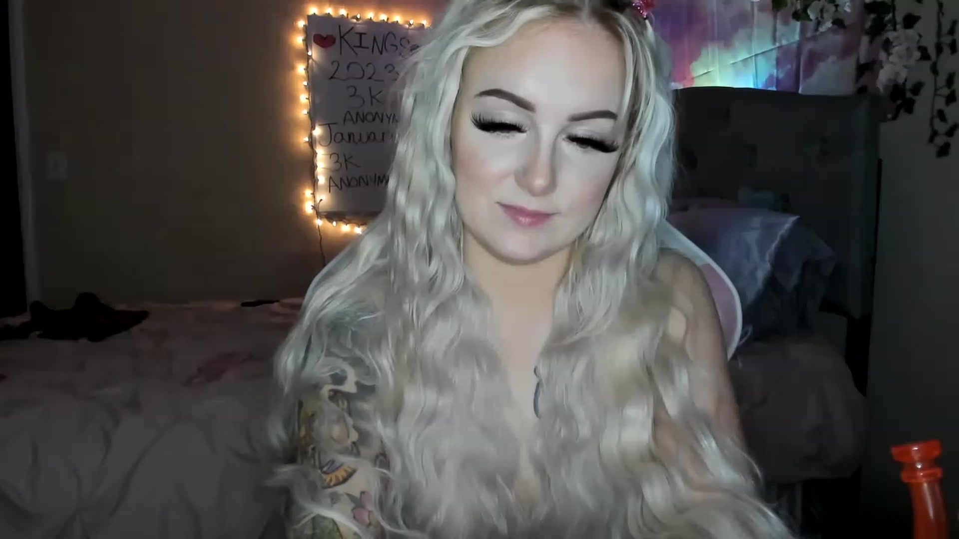 Gallery image thumbnail from LizzySmallz's myfreecams stream on, 01/05/2023, 10:20 image 19 of 20