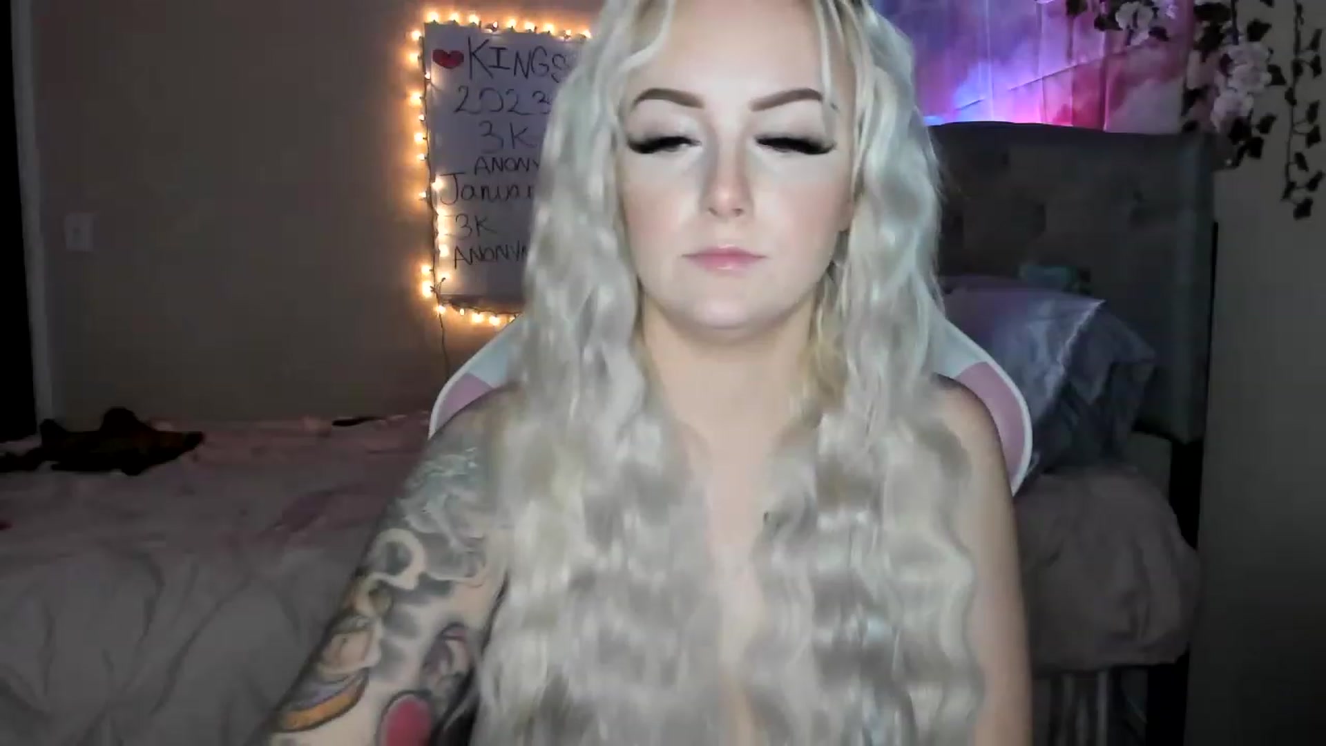 Gallery image thumbnail from LizzySmallz's myfreecams stream on, 01/05/2023, 10:20 image 18 of 20