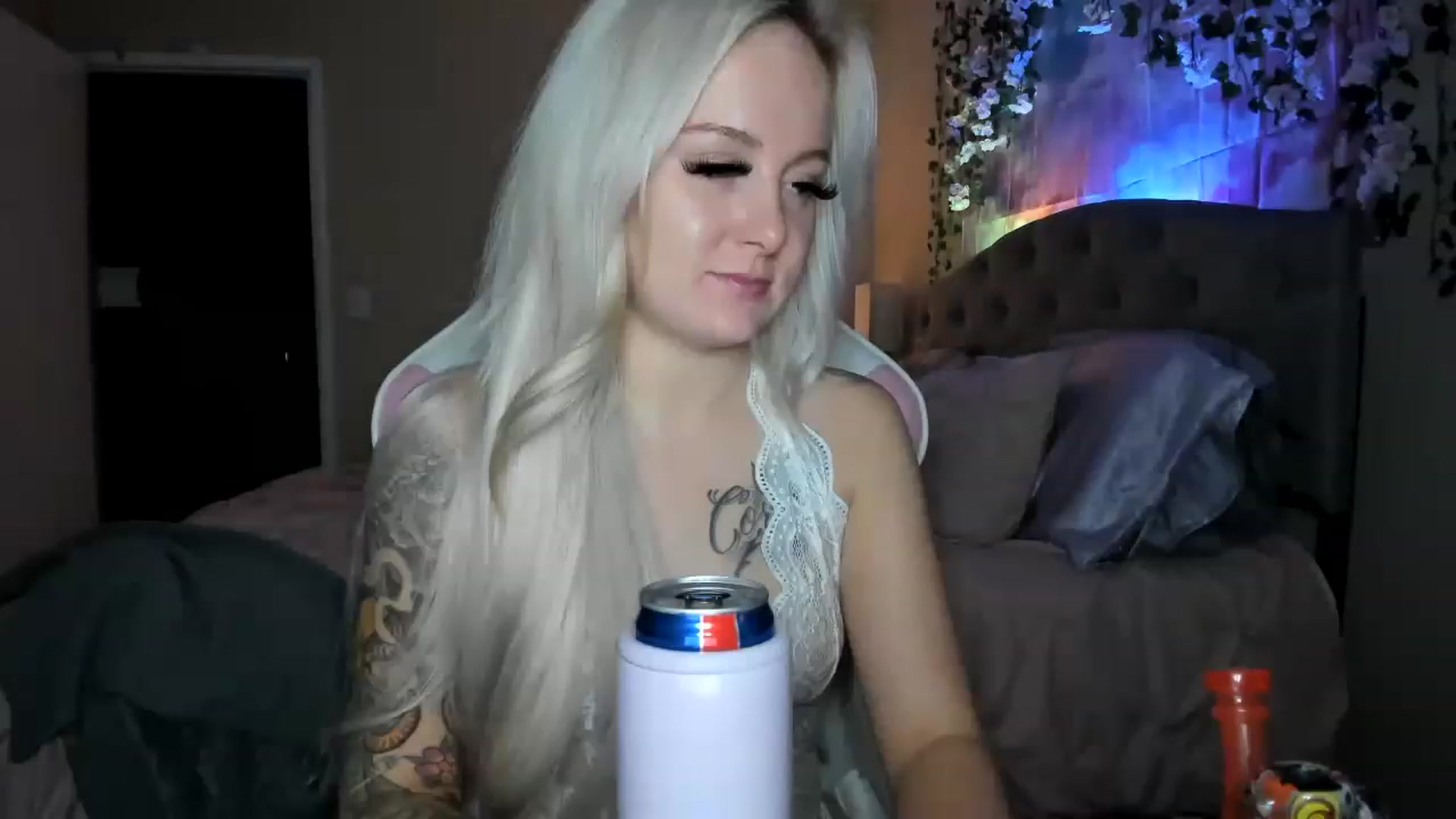 Gallery image thumbnail from LizzySmallz's myfreecams stream on, 01/09/2023, 08:34 image 20 of 20