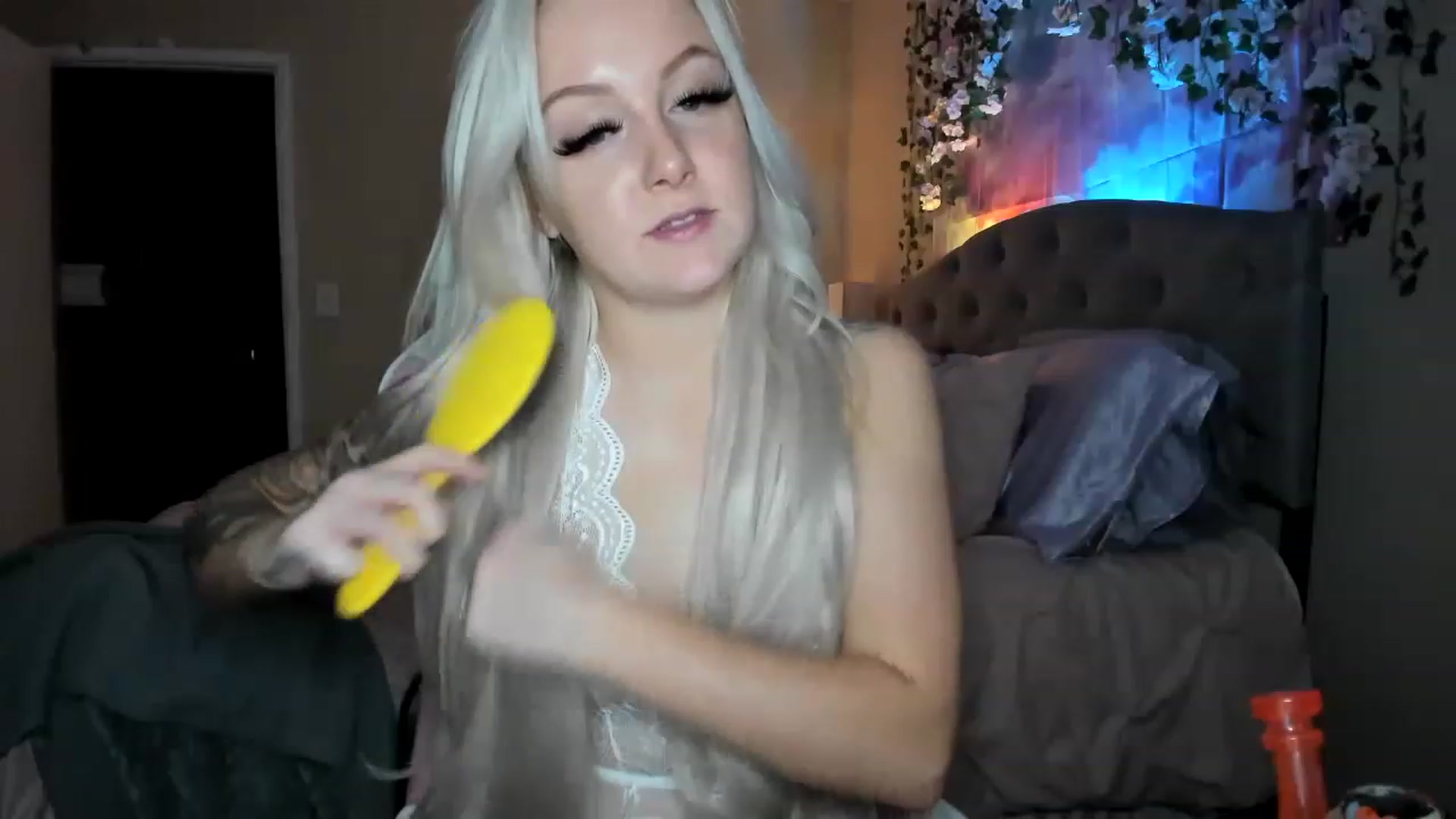 Gallery image thumbnail from LizzySmallz's myfreecams stream on, 01/09/2023, 08:34 image 14 of 20