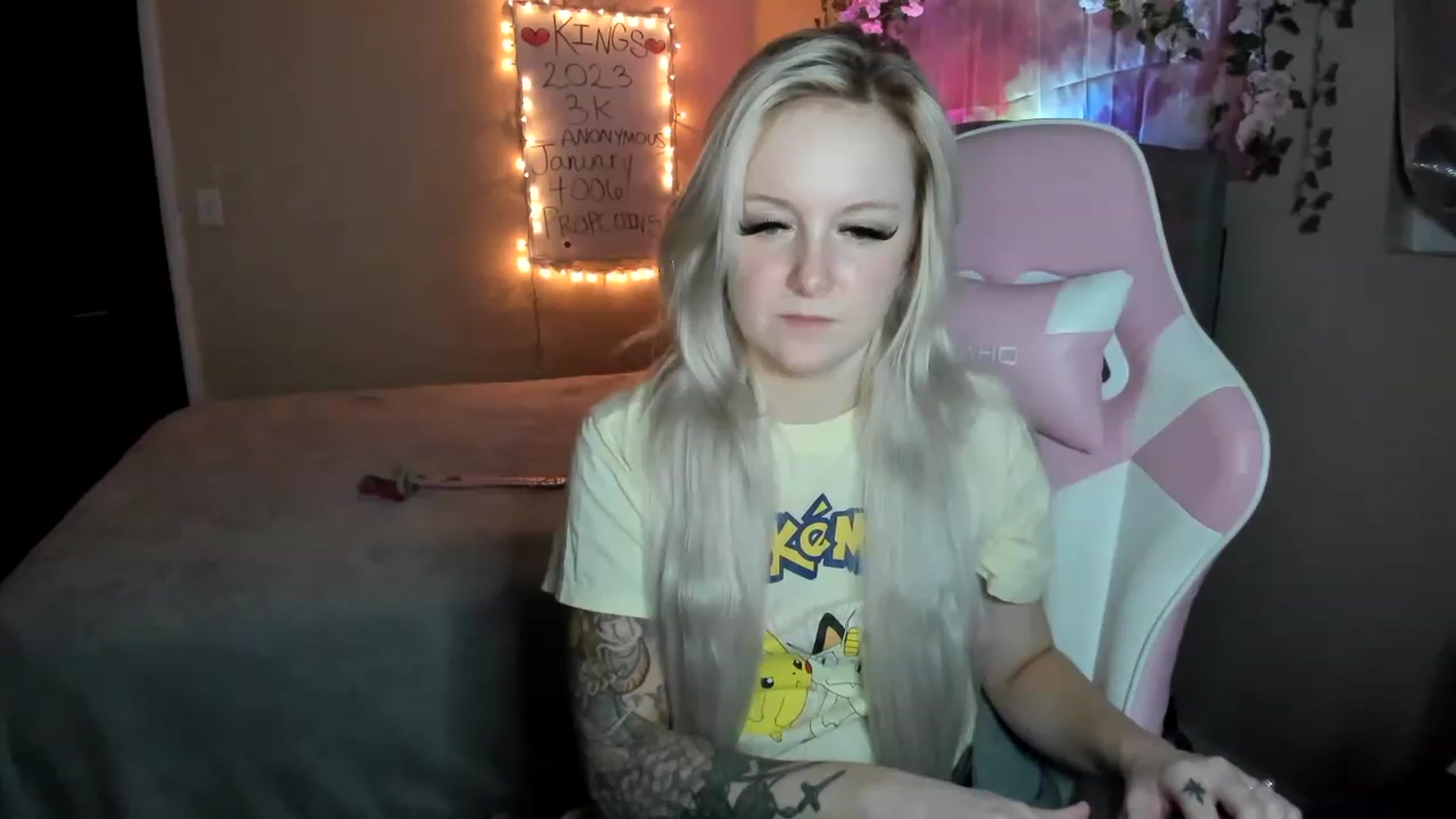 Gallery image thumbnail from LizzySmallz's myfreecams stream on, 01/18/2023, 09:32 image 10 of 20