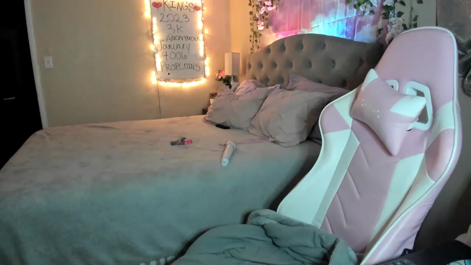 Gallery image thumbnail from LizzySmallz's myfreecams stream on, 01/18/2023, 09:32 image 13 of 20