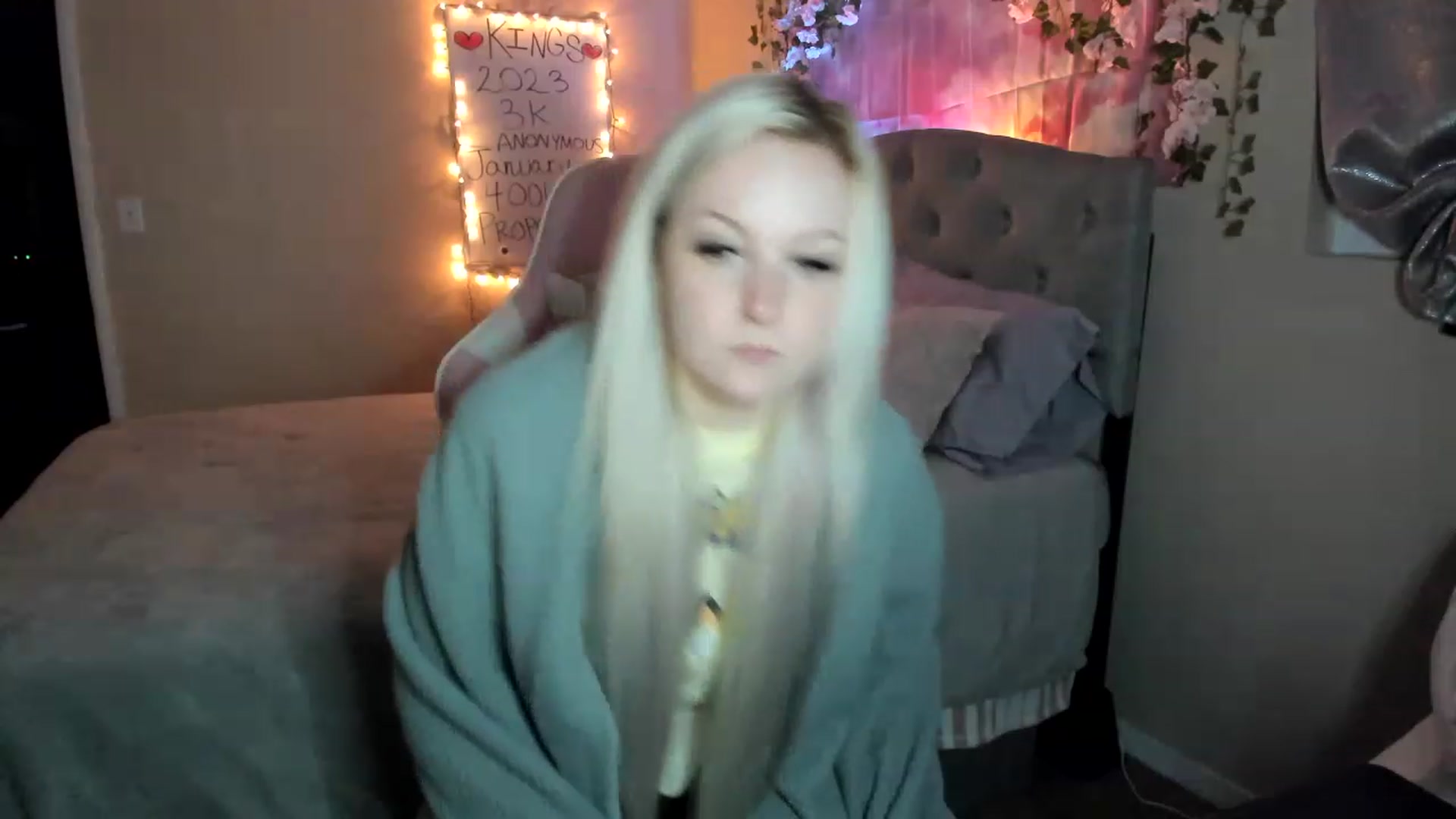 Gallery image thumbnail from LizzySmallz's myfreecams stream on, 01/18/2023, 11:50 image 13 of 20