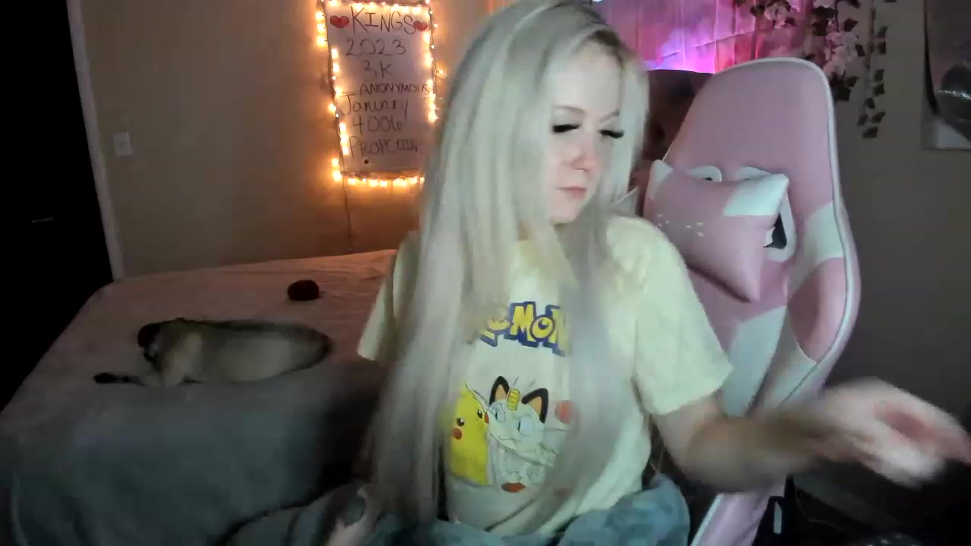 Gallery image thumbnail from LizzySmallz's myfreecams stream on, 01/18/2023, 11:50 image 5 of 20