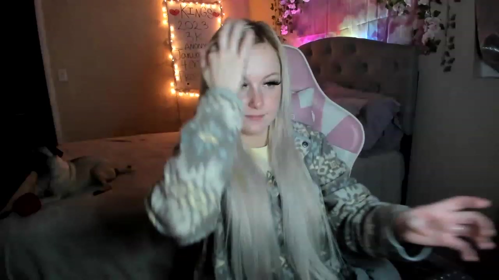 Gallery image thumbnail from LizzySmallz's myfreecams stream on, 01/18/2023, 11:50 image 1 of 20