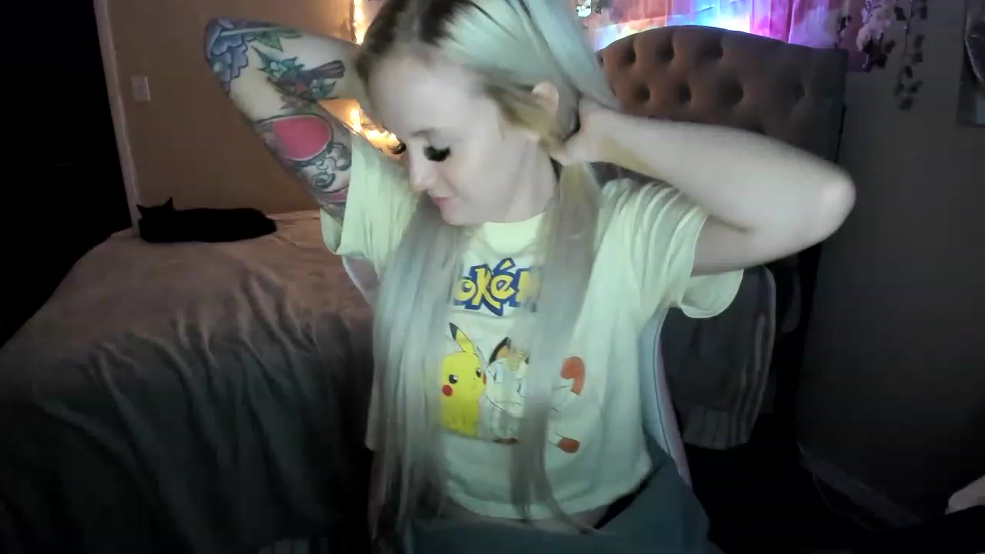 Gallery image thumbnail from LizzySmallz's myfreecams stream on, 01/18/2023, 12:24 image 15 of 20