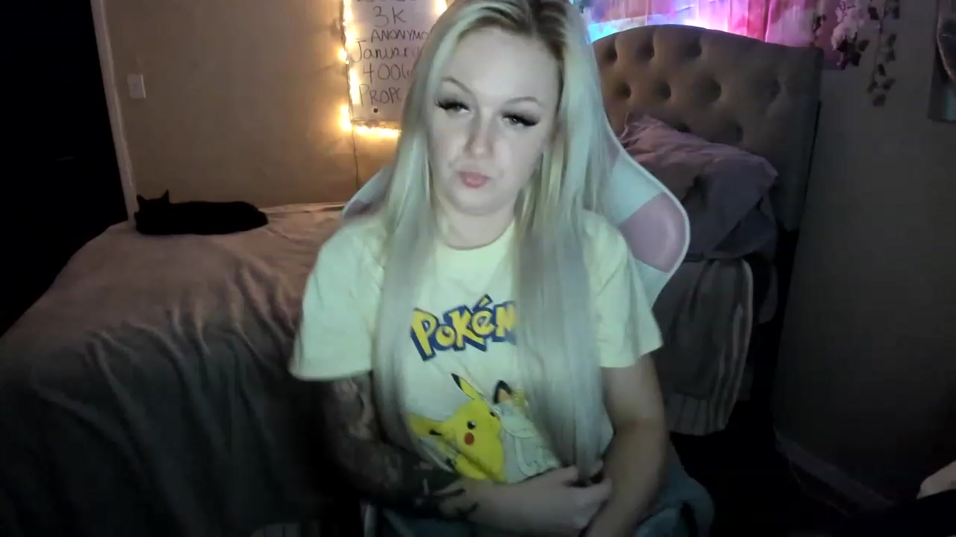 Gallery image thumbnail from LizzySmallz's myfreecams stream on, 01/18/2023, 12:24 image 13 of 20