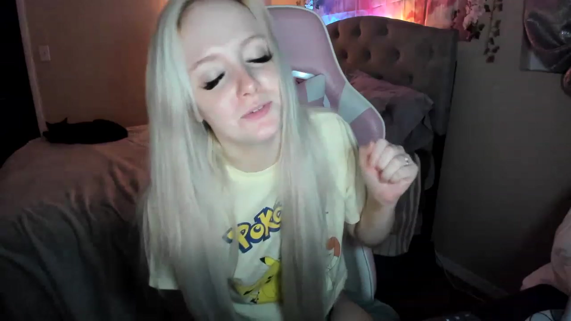 Gallery image thumbnail from LizzySmallz's myfreecams stream on, 01/18/2023, 12:24 image 4 of 20