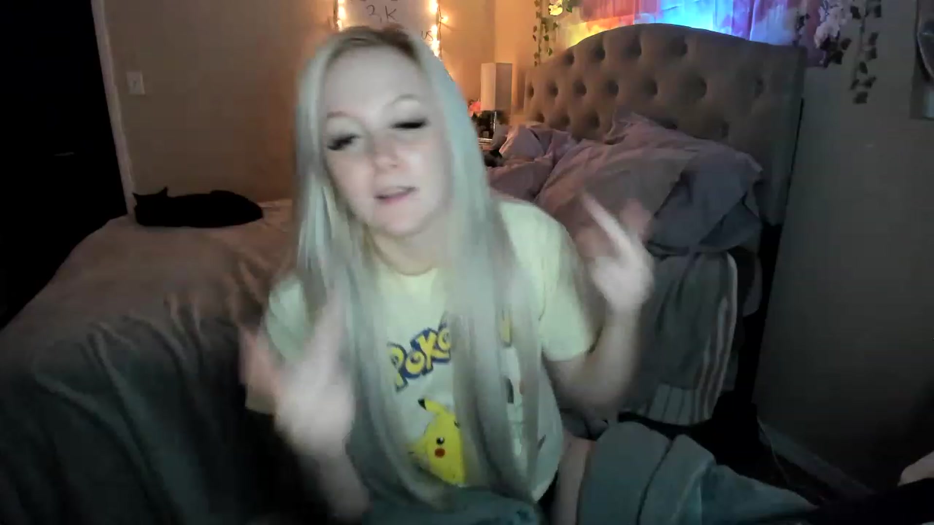 Gallery image thumbnail from LizzySmallz's myfreecams stream on, 01/18/2023, 12:24 image 10 of 20